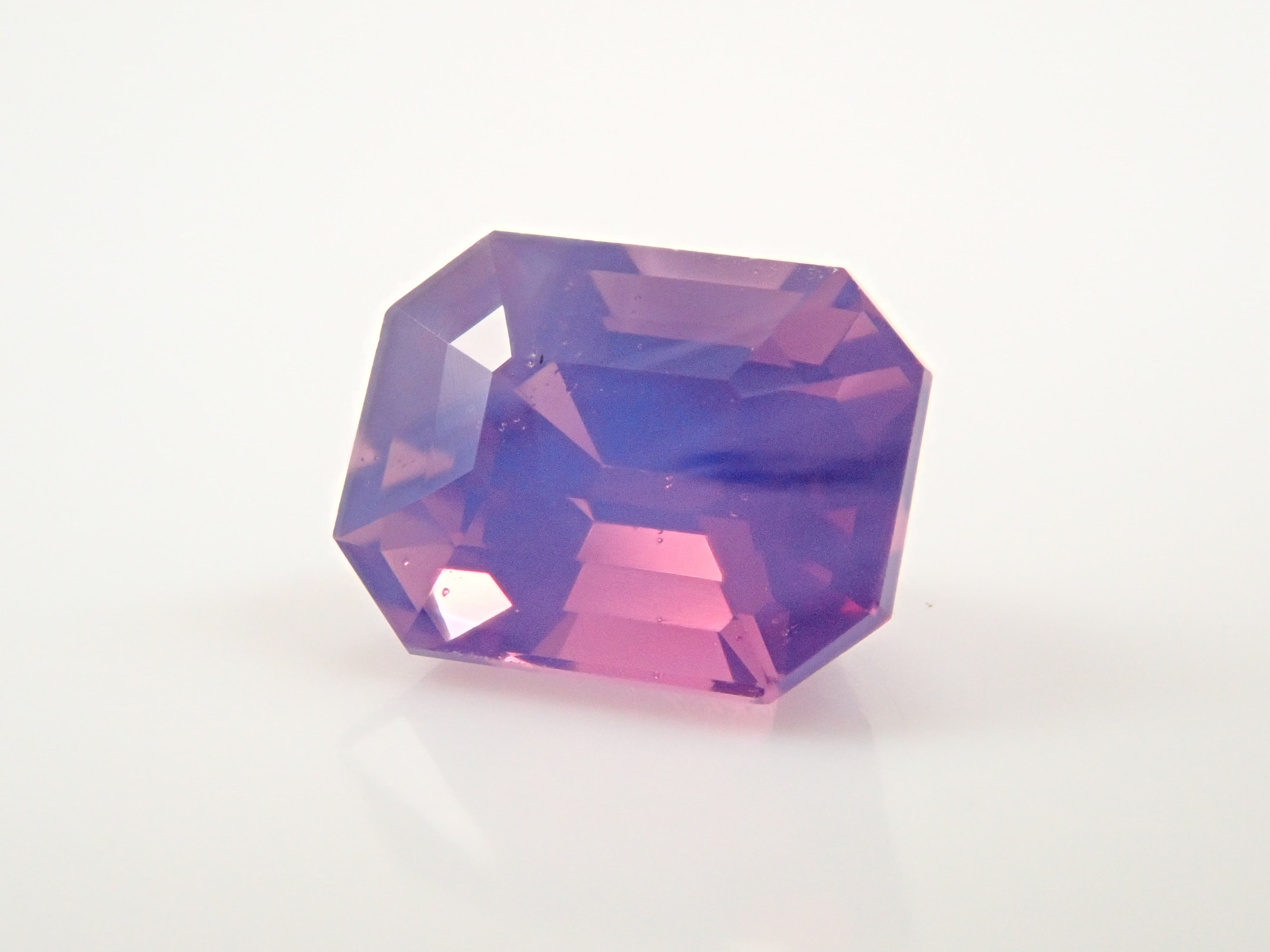 【抽選販売:10/31(金)10時am〆】マダガスカル産シルキーピンクサファイア 1.050ctルース GIT