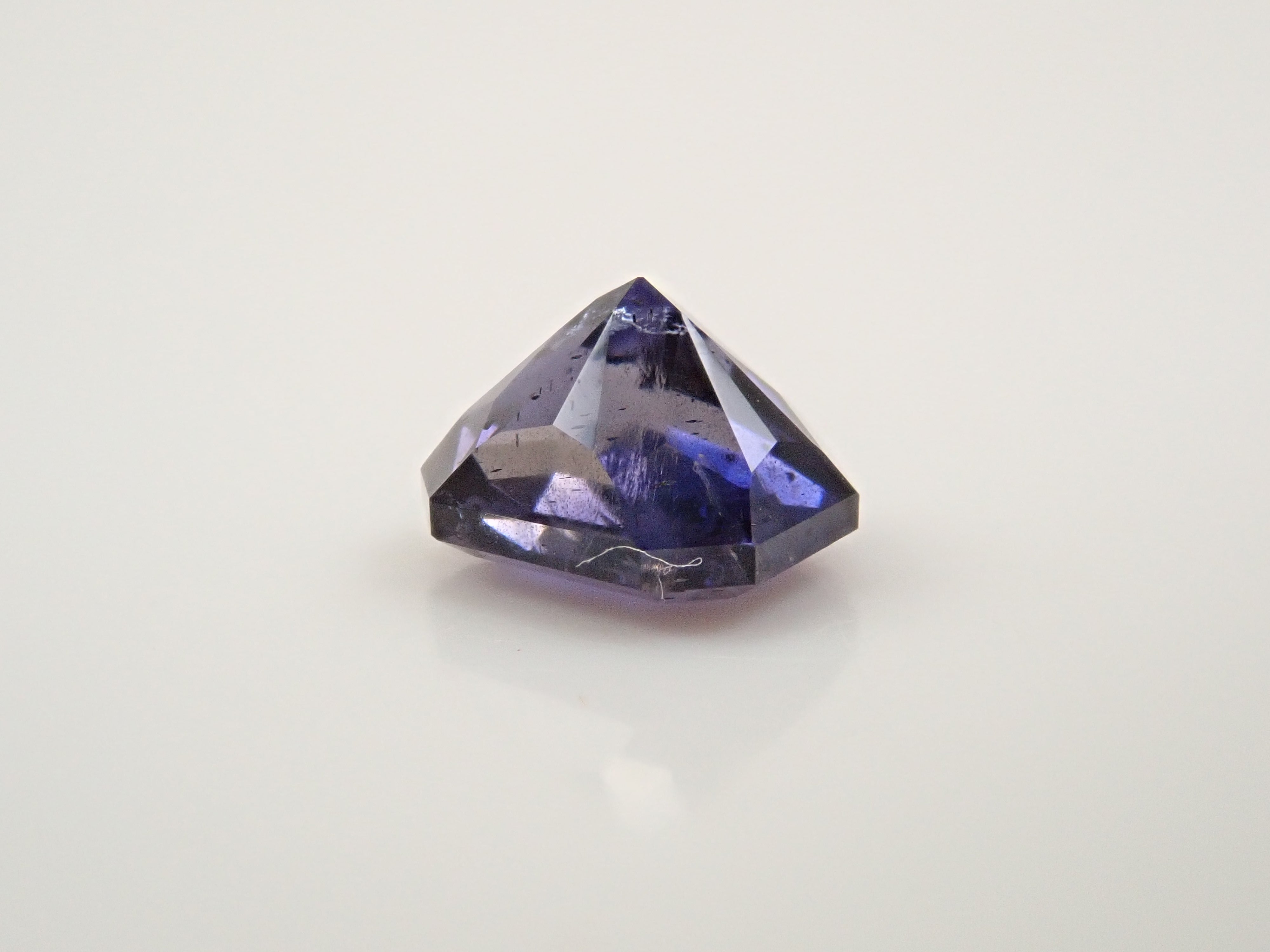 【10/27 22時販売】インド産アイオライトサンストーン 0.520ctルース