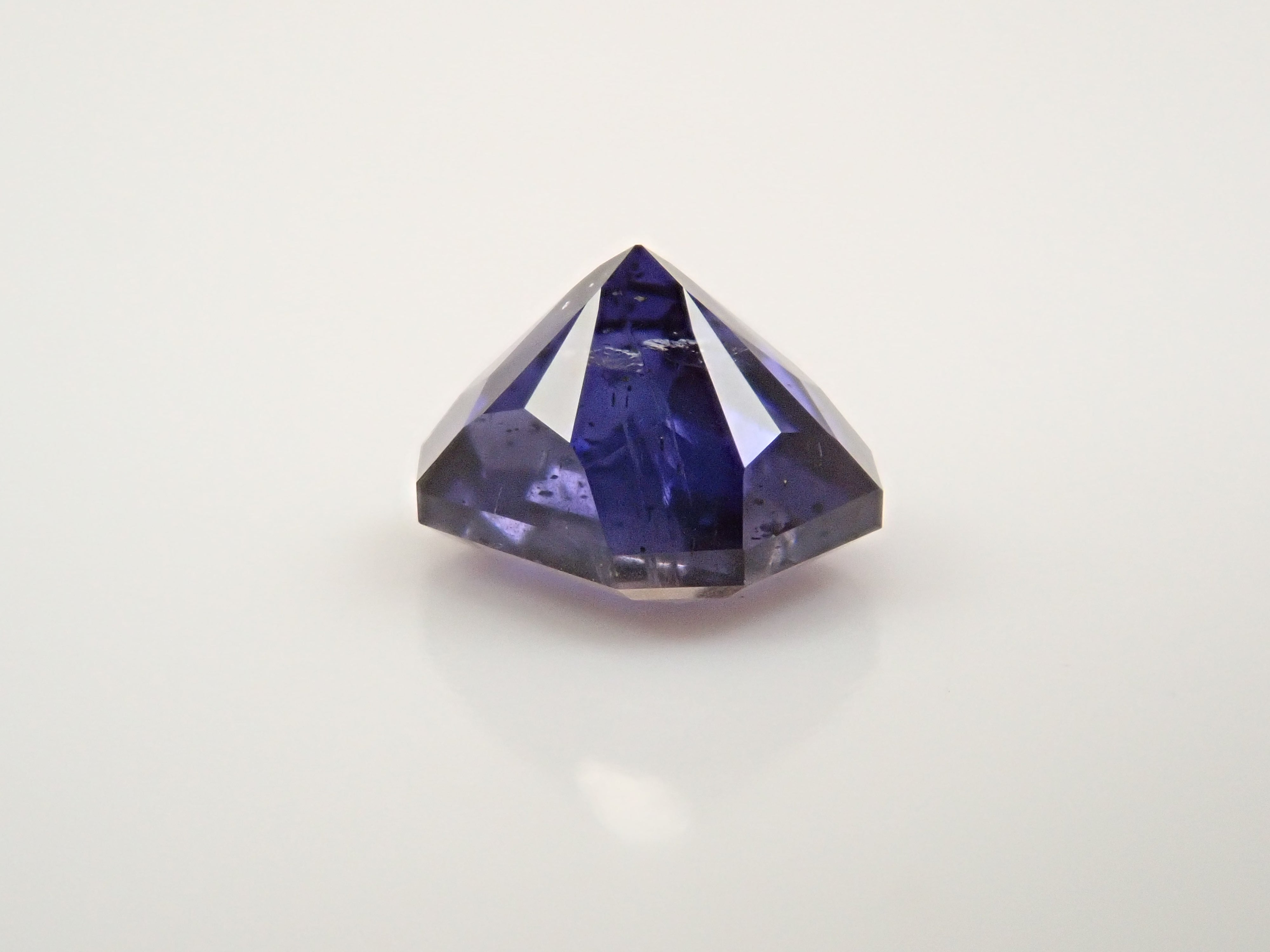 【10/27 22時販売】インド産アイオライトサンストーン 0.520ctルース