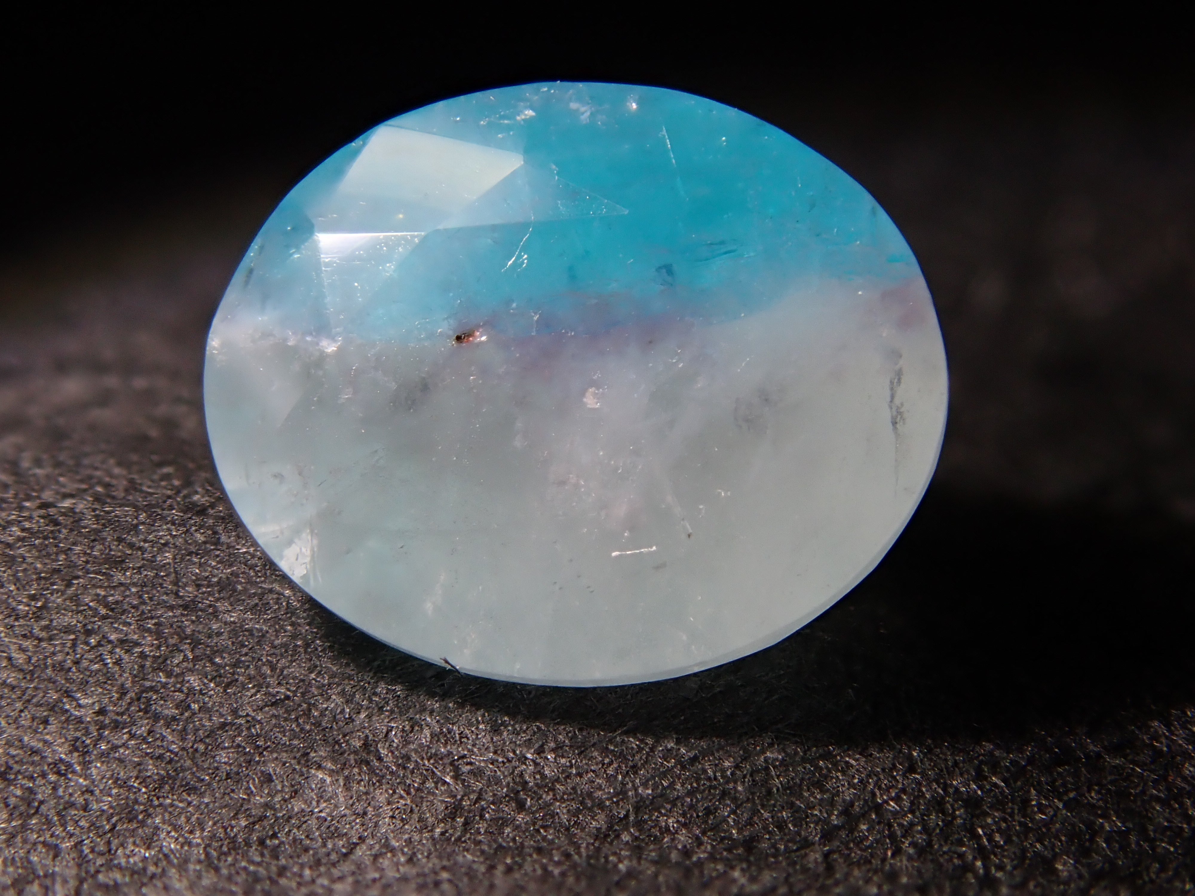 ブラジル産パライバトルマリンインクォーツ 0.780ctルース