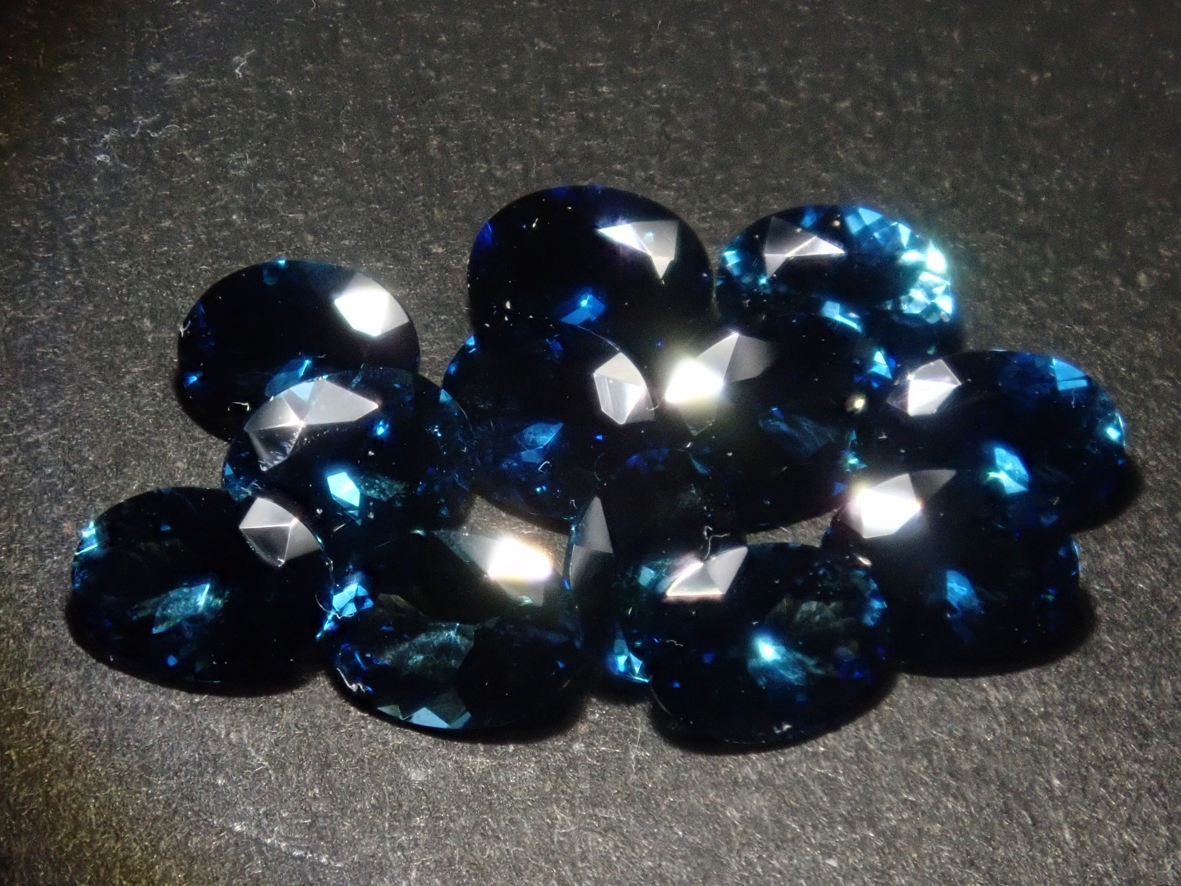 【10/ 22時販売】《限定12石》ブラジル産インディゴライトトルマリンガチャ1石ルース(4×3mm,オーバルカット)《複数購入割引有》