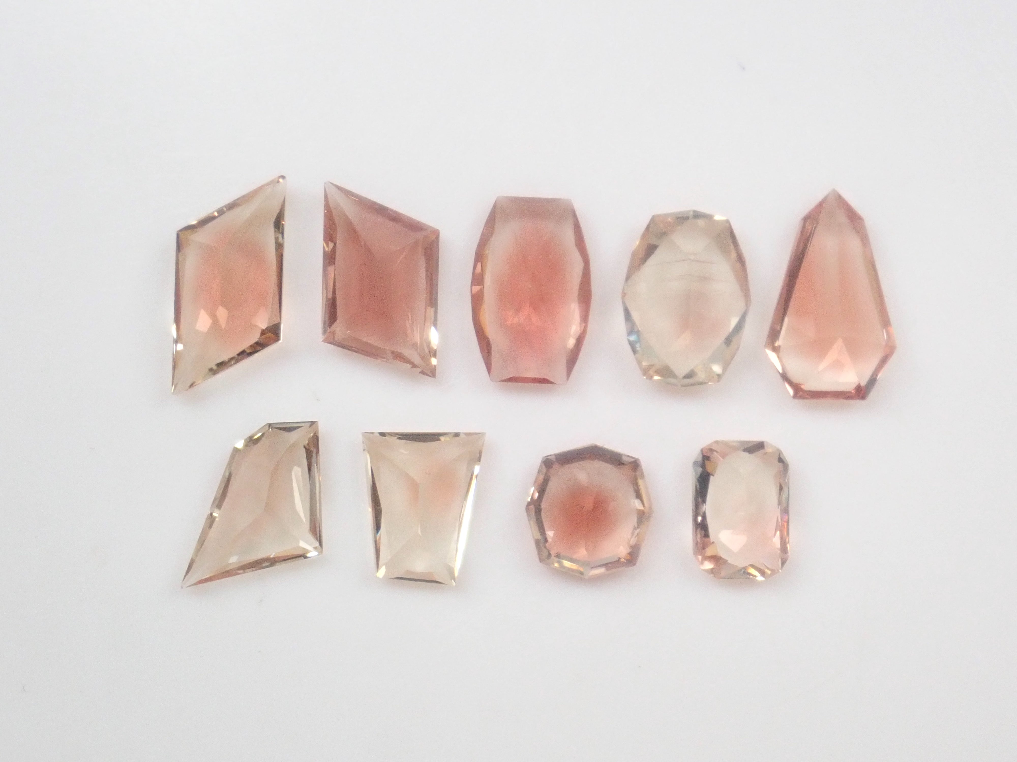 【11/1 22時販売】《限定11石》甲州貴石切子plusthreeやボルテックスカットを含むオレゴンサンストーンガチャ1石ルース(平均1.60ct)《複数購入割引有》