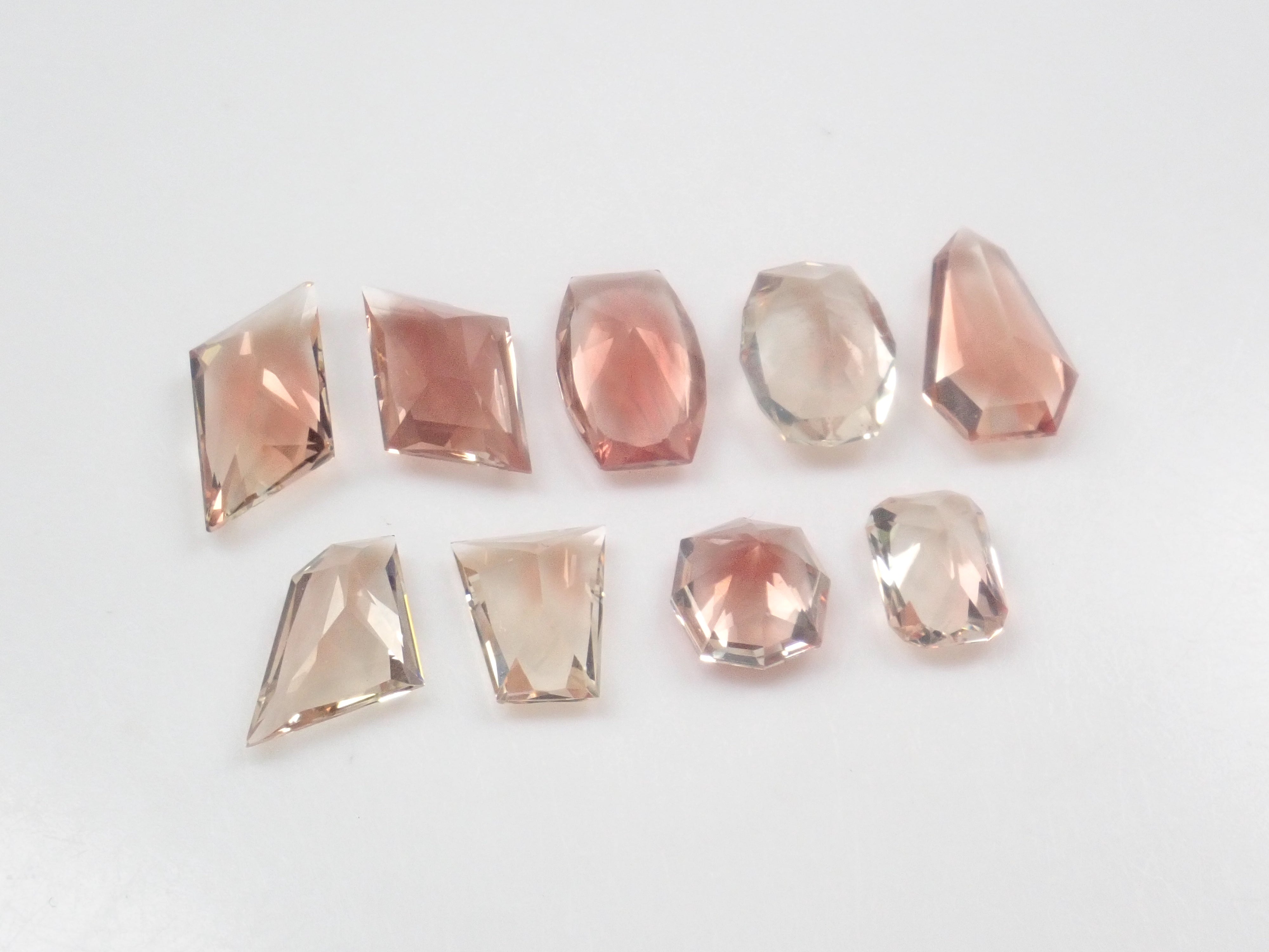 【11/1 22時販売】《限定11石》甲州貴石切子plusthreeやボルテックスカットを含むオレゴンサンストーンガチャ1石ルース(平均1.60ct)《複数購入割引有》