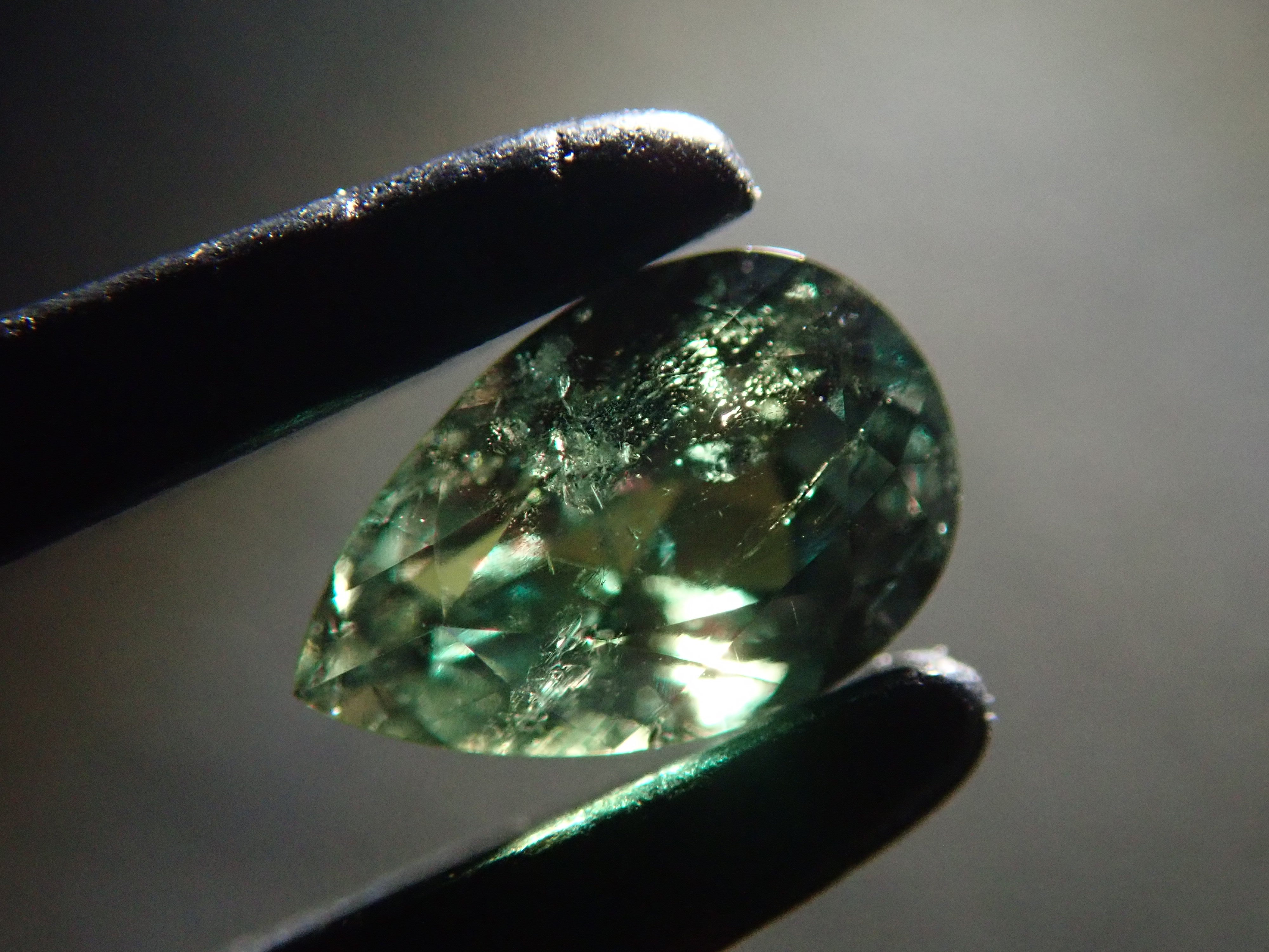 【11/3 22時販売】ロシア産アレキサンドライト 0.167ctルース