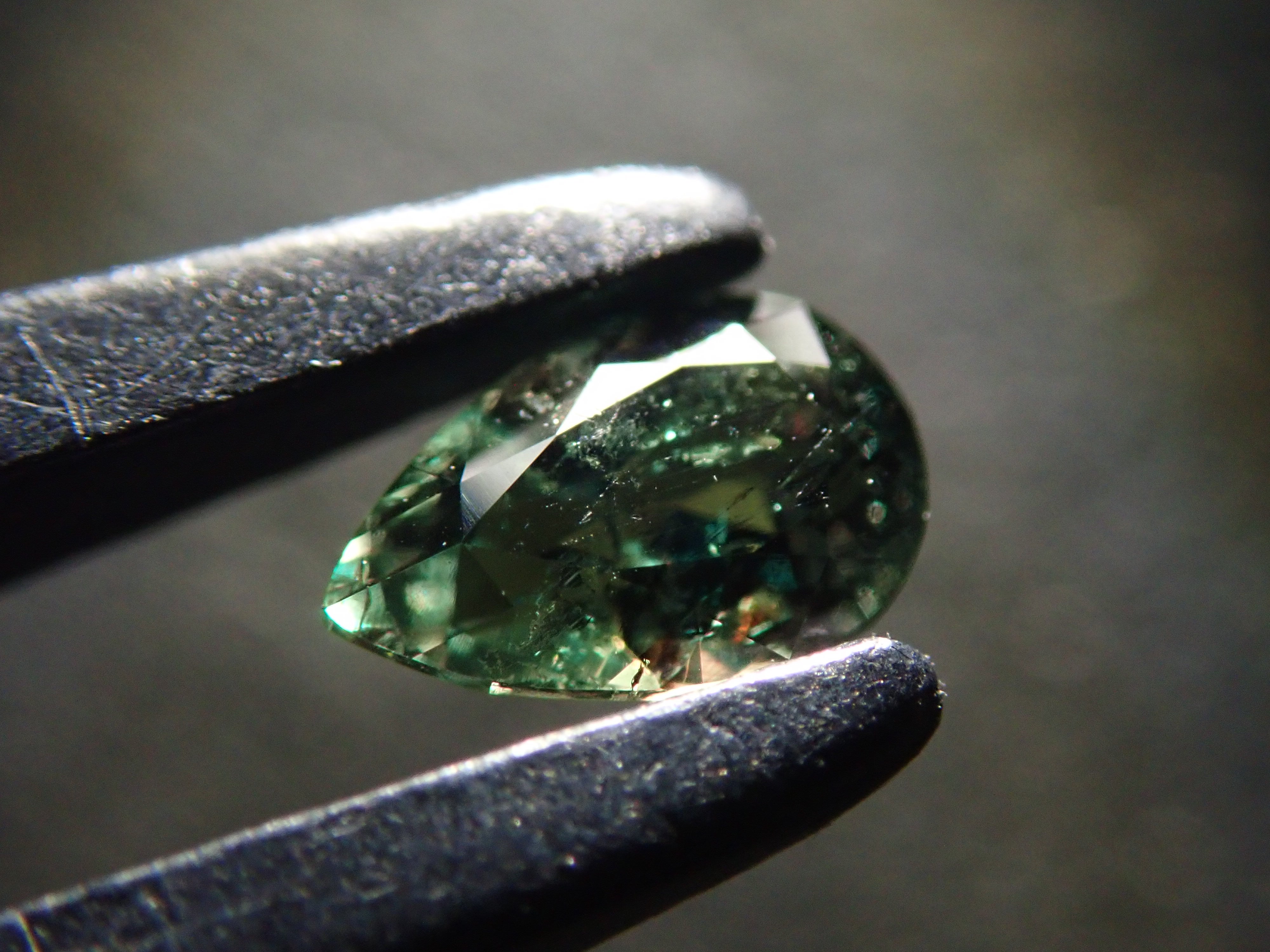 【11/3 22時販売】ロシア産アレキサンドライト 0.167ctルース