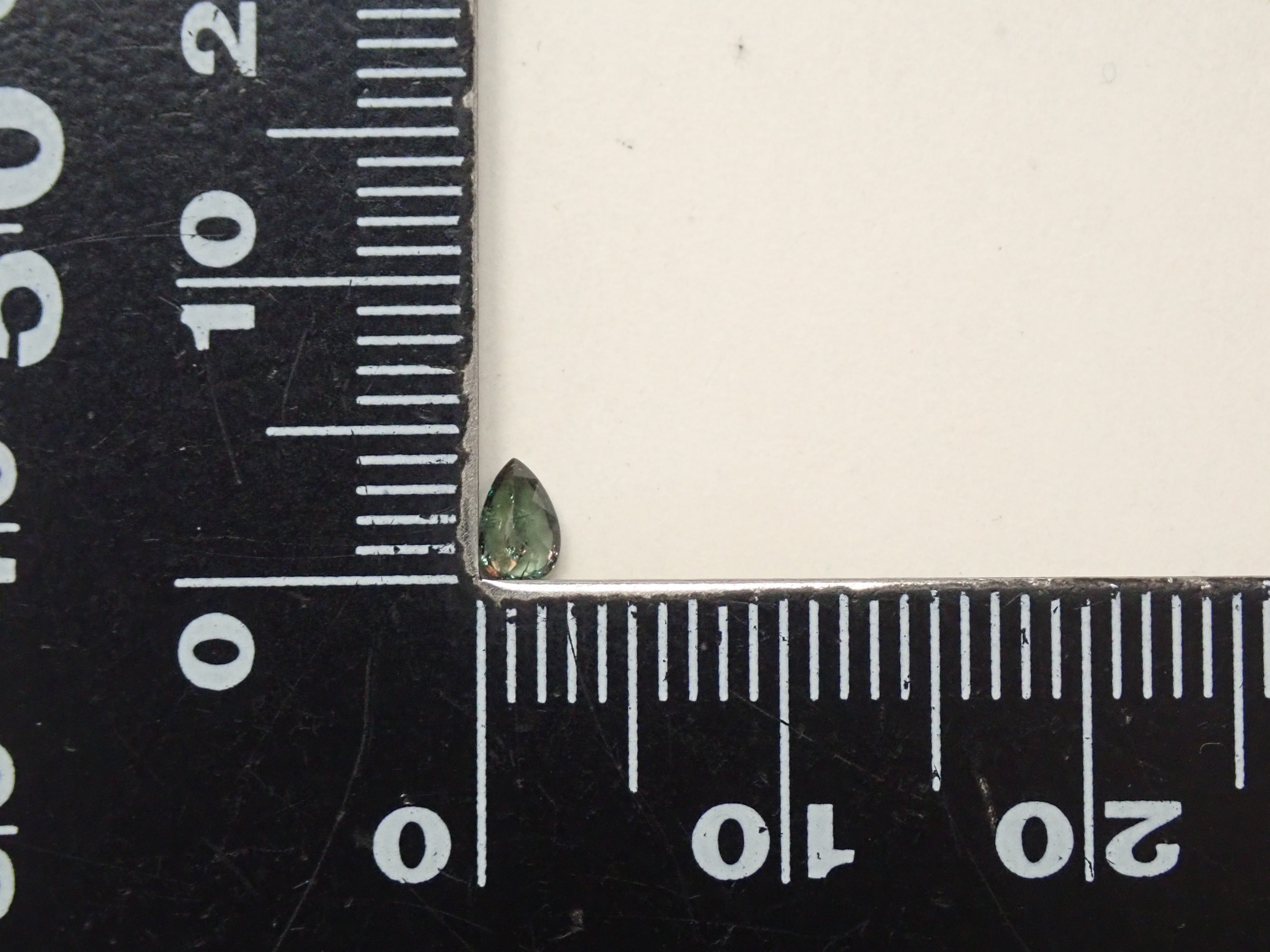 【11/3 22時販売】ロシア産アレキサンドライト 0.167ctルース