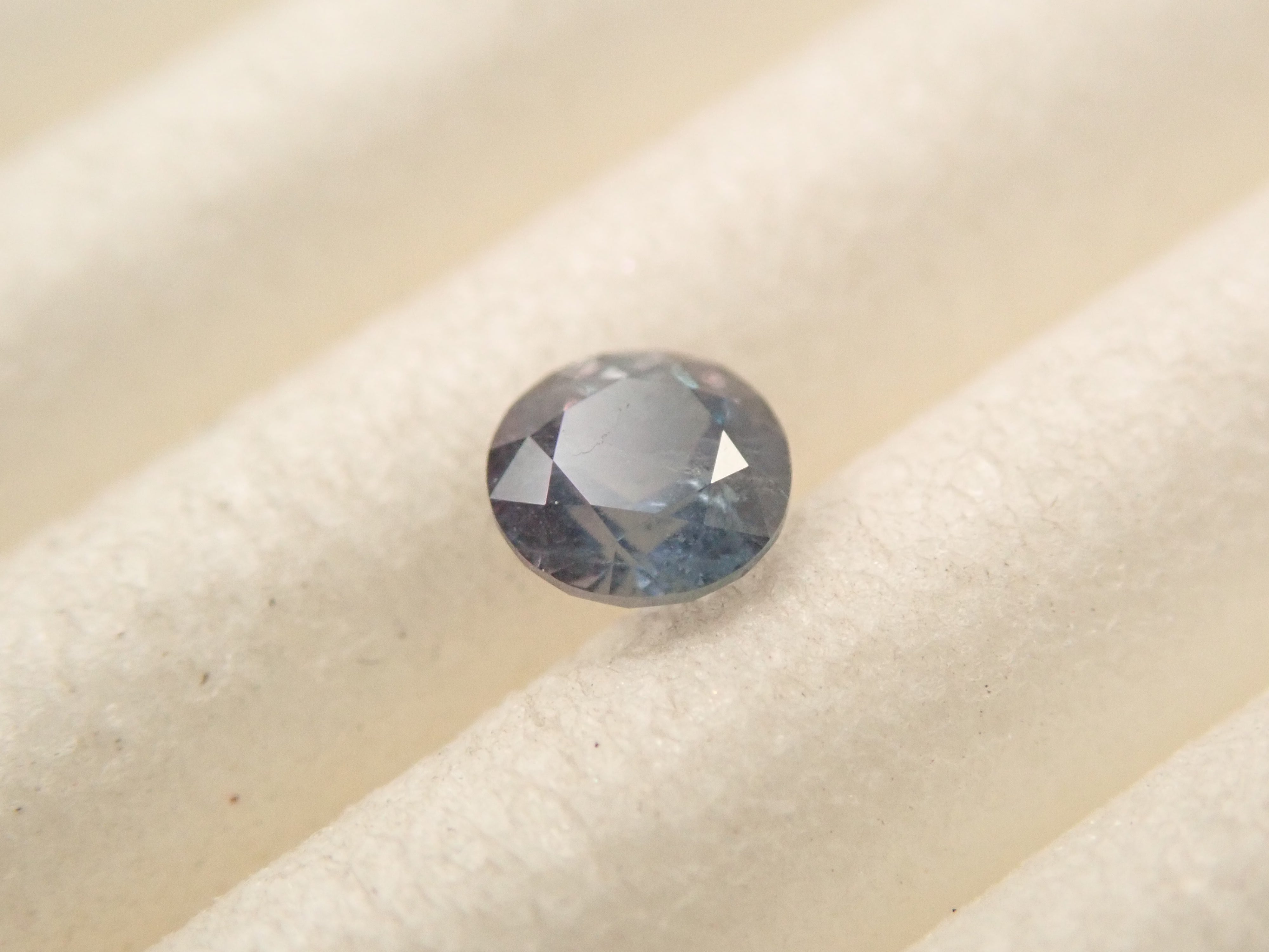 【11/3 22時販売】ロシア産アレキサンドライト 2.8mm/0.111ctルース