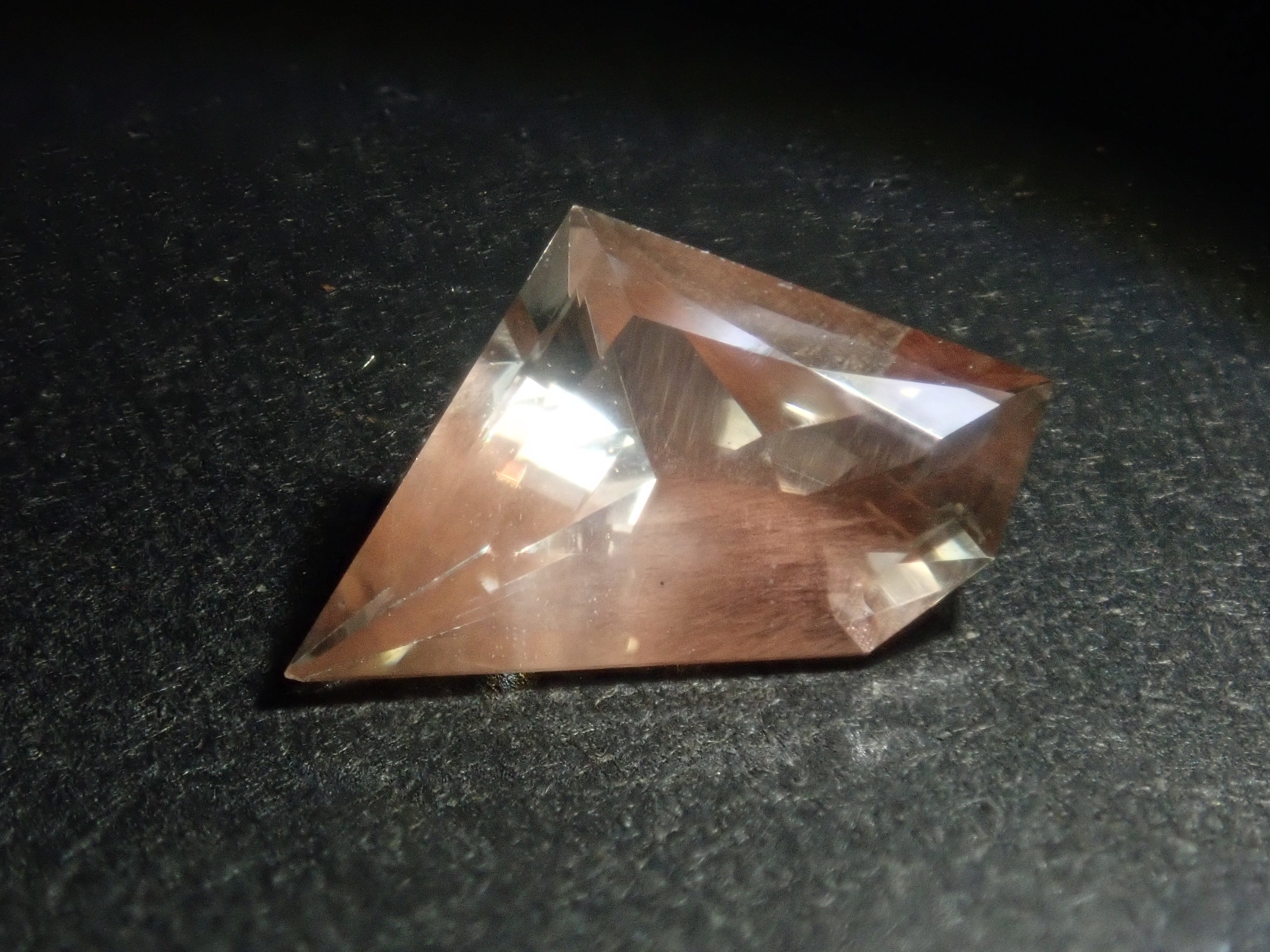 【11/1 22時販売】《限定11石》甲州貴石切子plusthreeやボルテックスカットを含むオレゴンサンストーンガチャ1石ルース(平均1.60ct)《複数購入割引有》