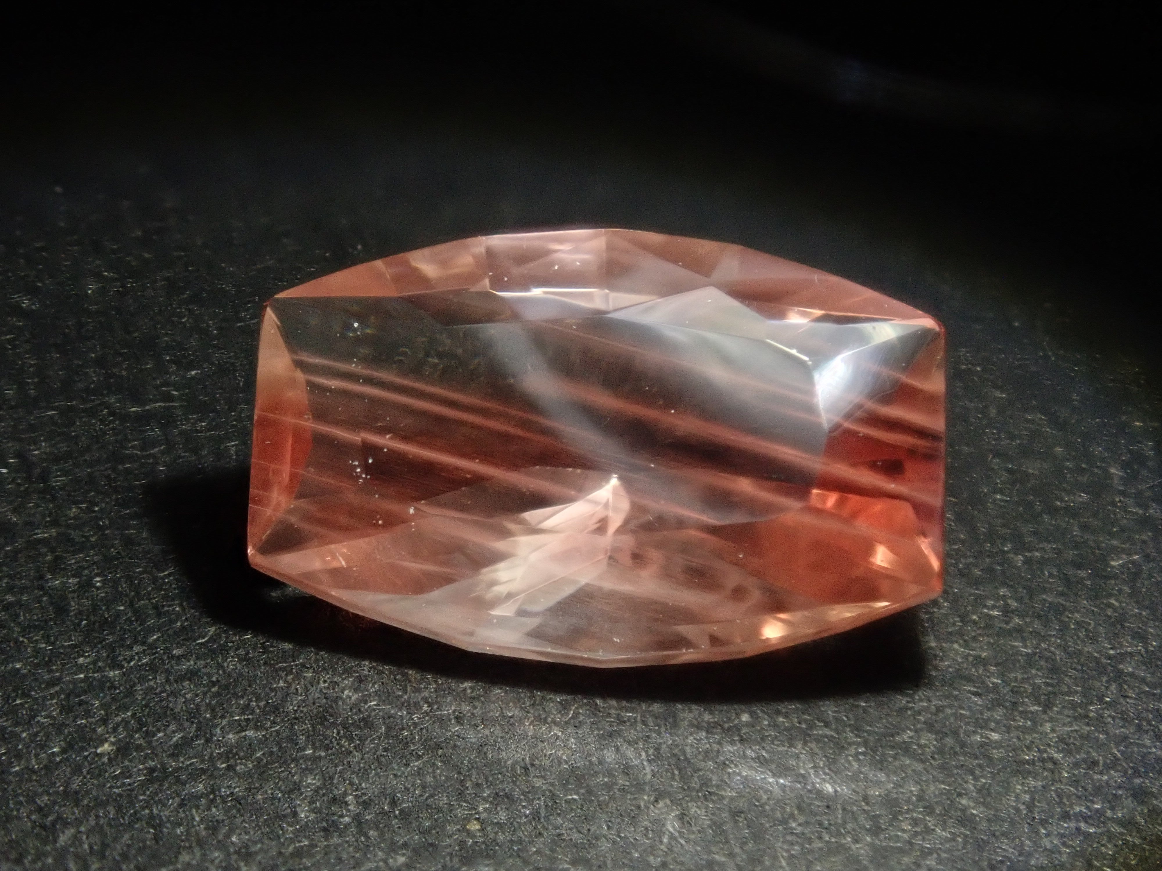 【11/1 22時販売】《限定11石》甲州貴石切子plusthreeやボルテックスカットを含むオレゴンサンストーンガチャ1石ルース(平均1.60ct)《複数購入割引有》