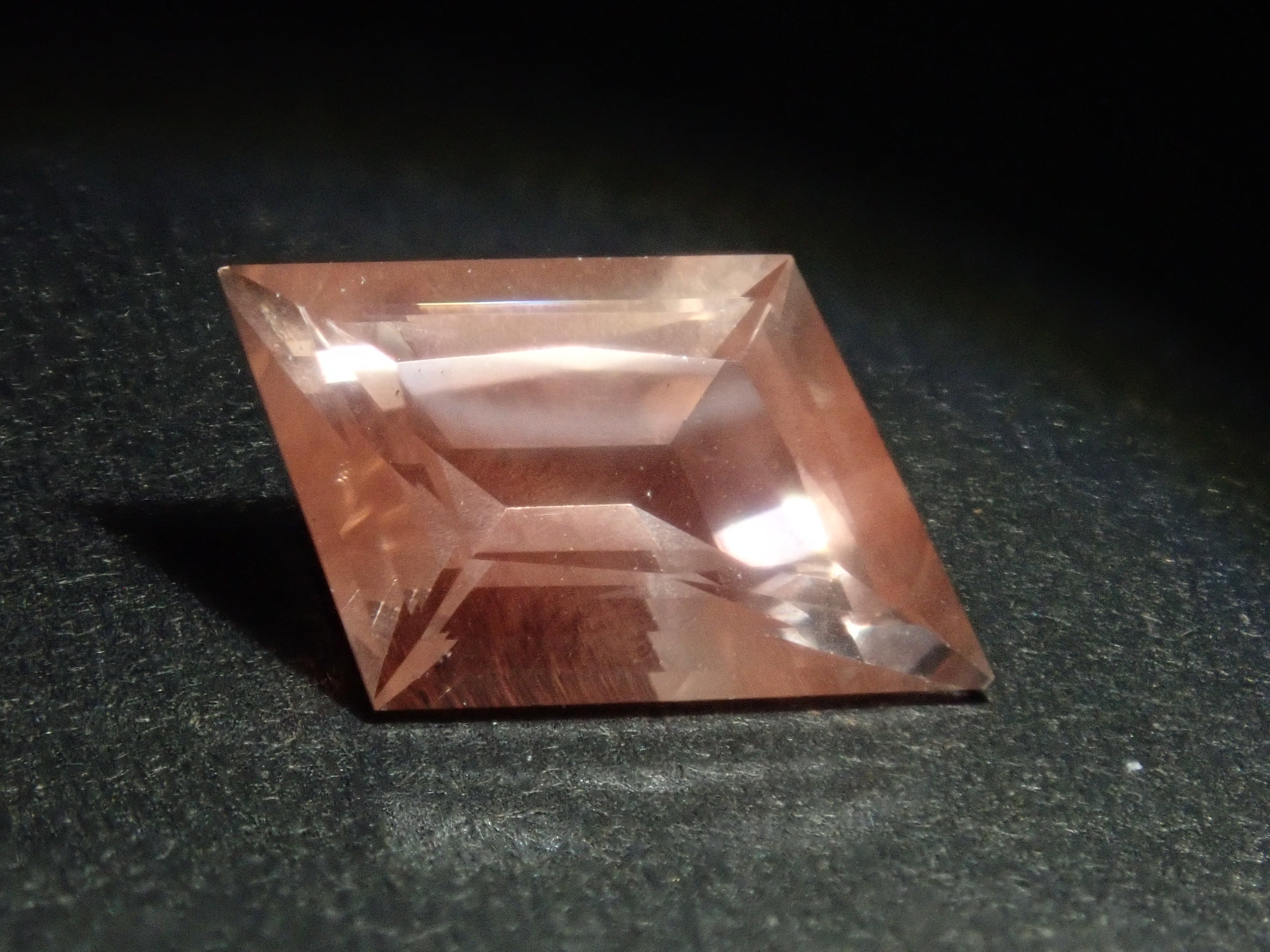 【11/1 22時販売】《限定11石》甲州貴石切子plusthreeやボルテックスカットを含むオレゴンサンストーンガチャ1石ルース(平均1.60ct)《複数購入割引有》