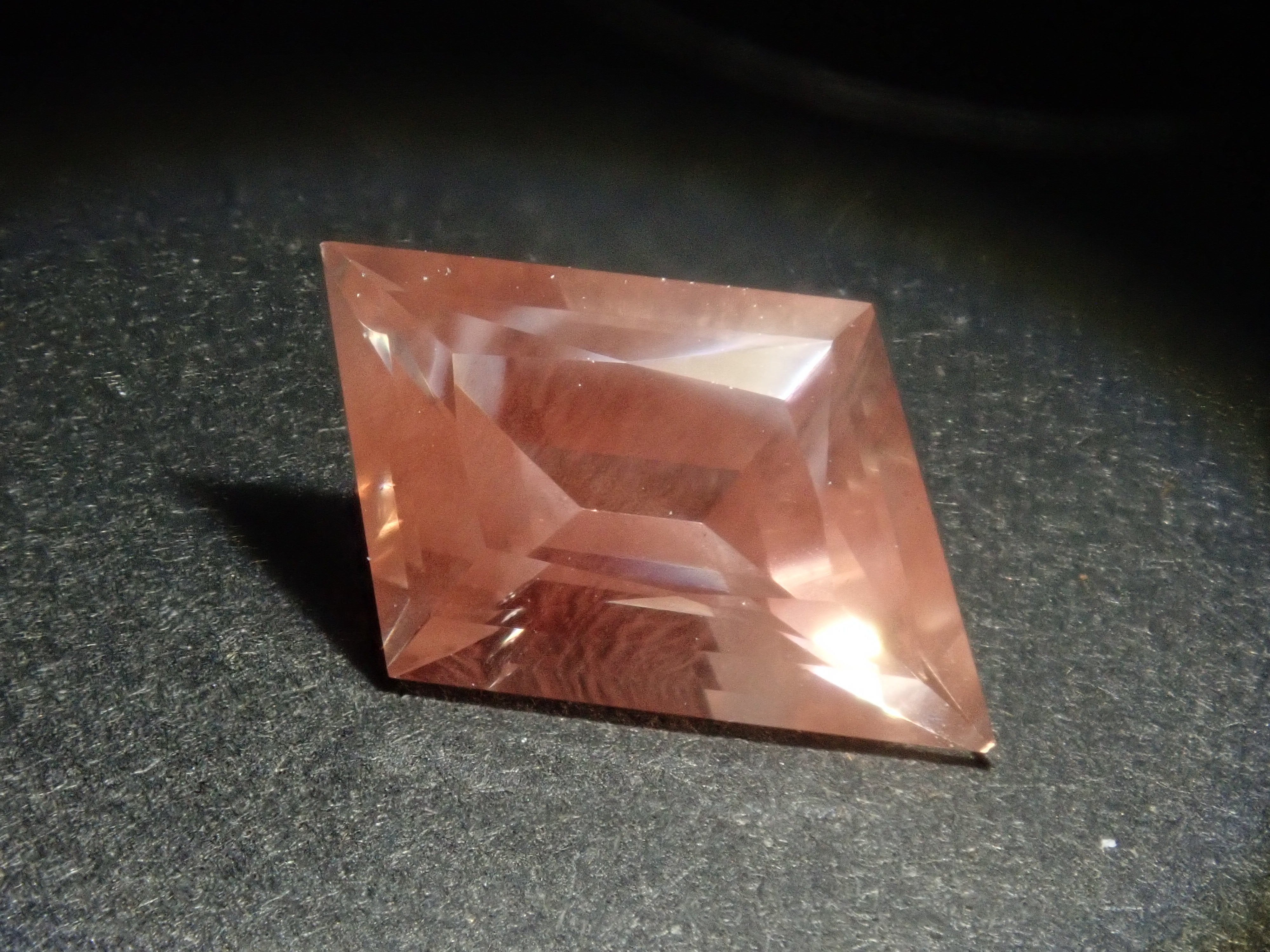 【11/1 22時販売】《限定11石》甲州貴石切子plusthreeやボルテックスカットを含むオレゴンサンストーンガチャ1石ルース(平均1.60ct)《複数購入割引有》