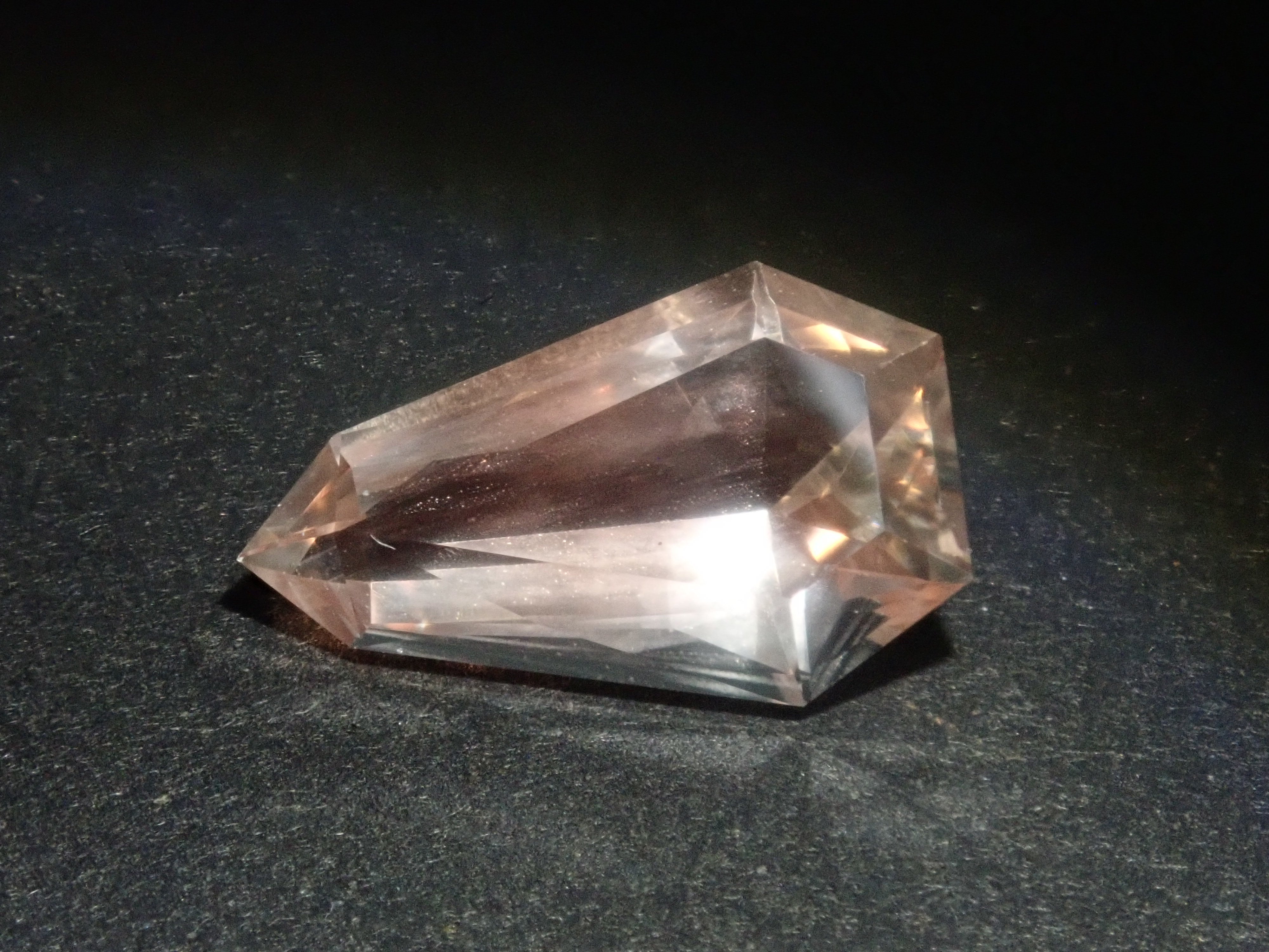 【11/1 22時販売】《限定11石》甲州貴石切子plusthreeやボルテックスカットを含むオレゴンサンストーンガチャ1石ルース(平均1.60ct)《複数購入割引有》