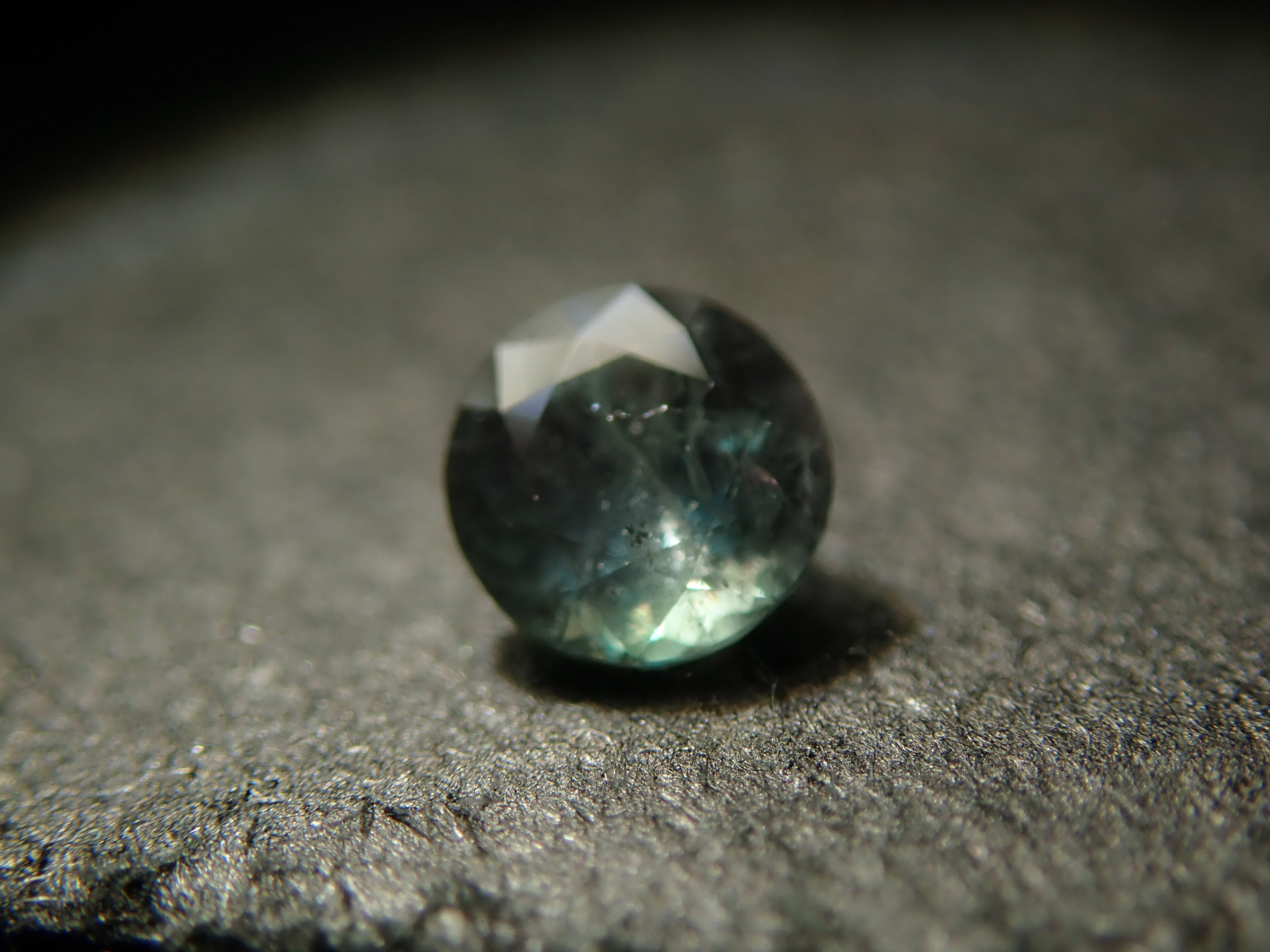 【11/3 22時販売】ロシア産アレキサンドライト 2.8mm/0.111ctルース