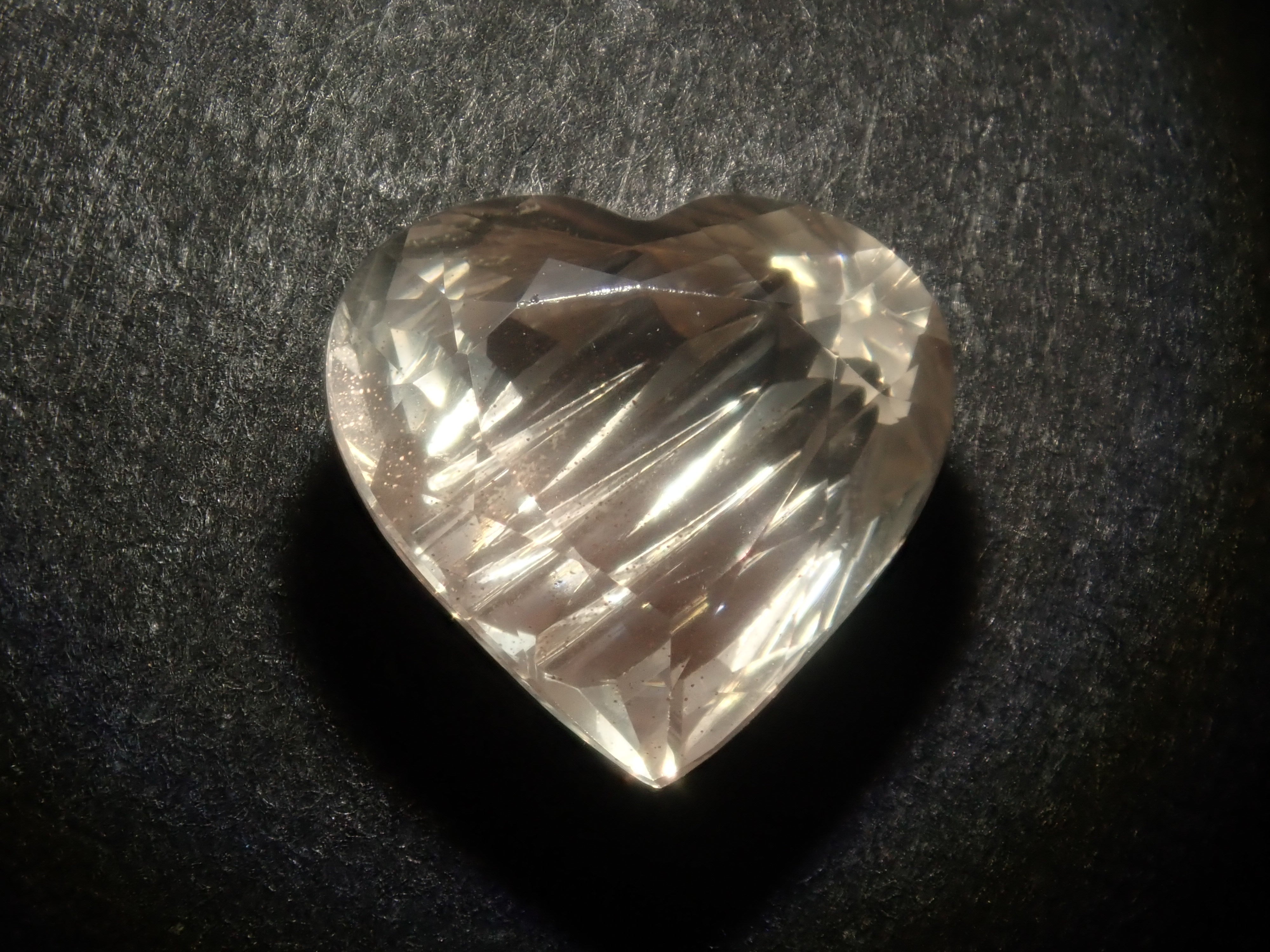 【11/1 22時販売】《限定11石》甲州貴石切子plusthreeやボルテックスカットを含むオレゴンサンストーンガチャ1石ルース(平均1.60ct)《複数購入割引有》