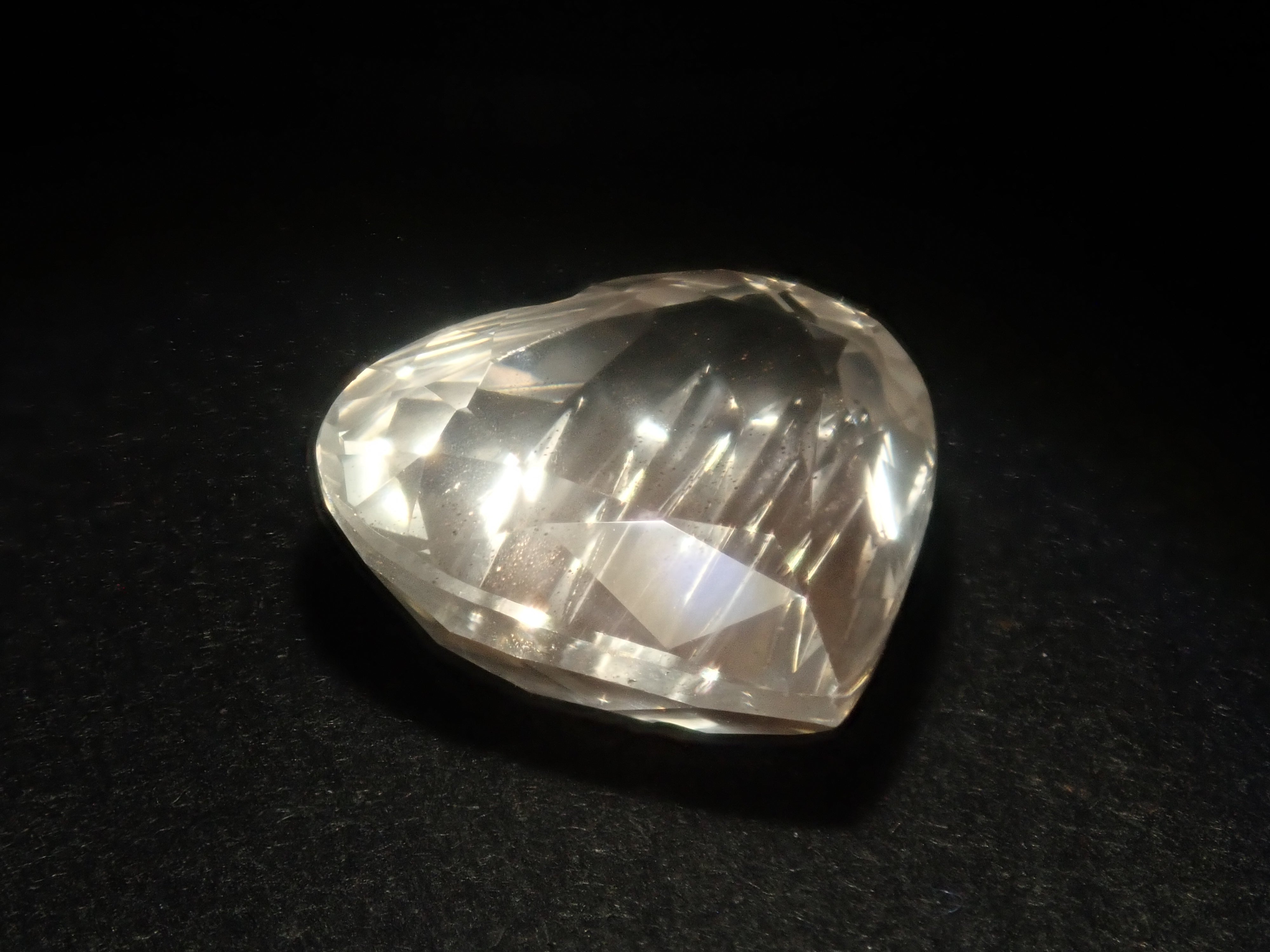 【11/1 22時販売】《限定11石》甲州貴石切子plusthreeやボルテックスカットを含むオレゴンサンストーンガチャ1石ルース(平均1.60ct)《複数購入割引有》