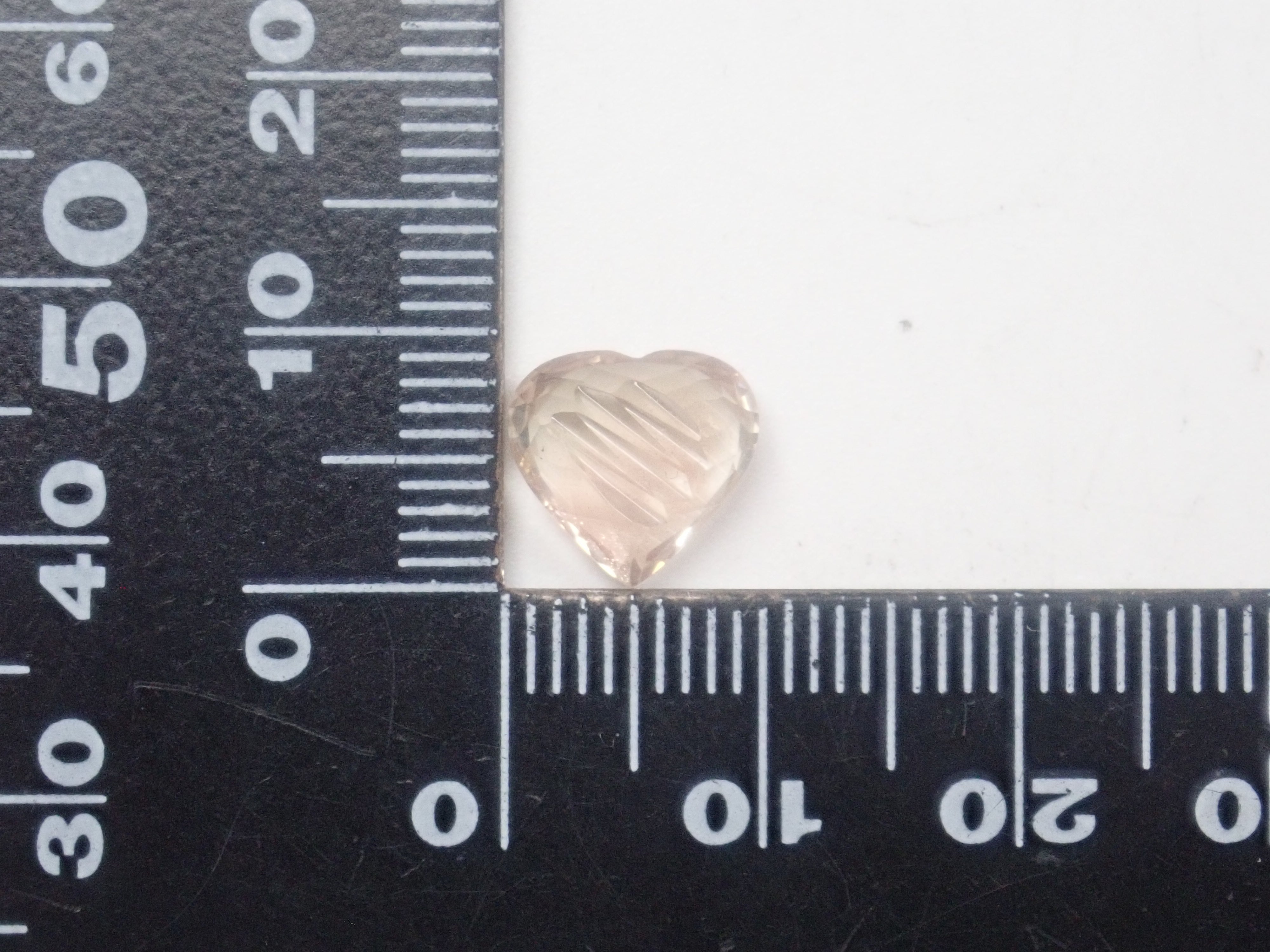 【11/1 22時販売】《限定11石》甲州貴石切子plusthreeやボルテックスカットを含むオレゴンサンストーンガチャ1石ルース(平均1.60ct)《複数購入割引有》