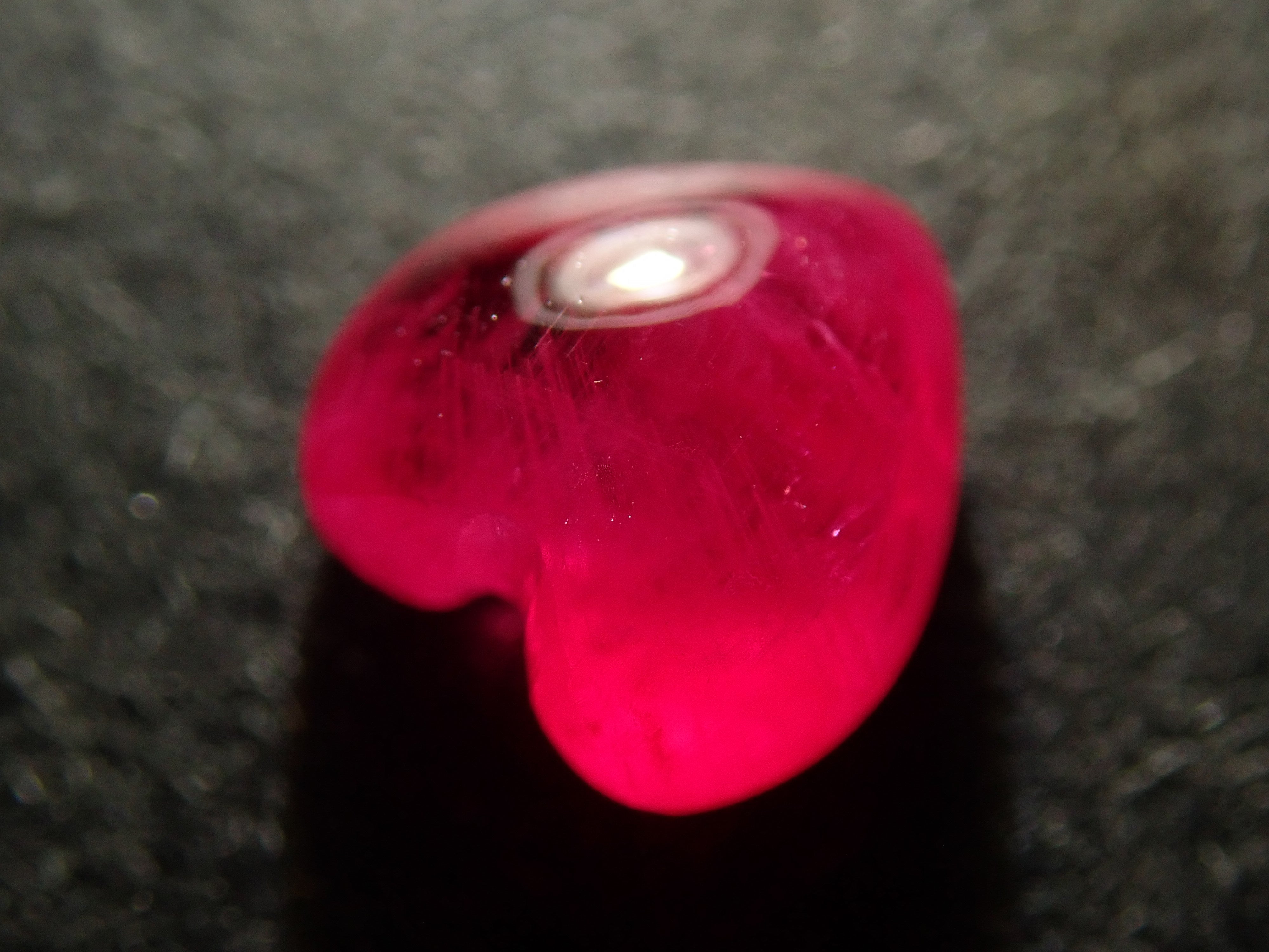 【11月23日晚間10點開售】格陵蘭紅寶石裸石,0.737克拉,附證書