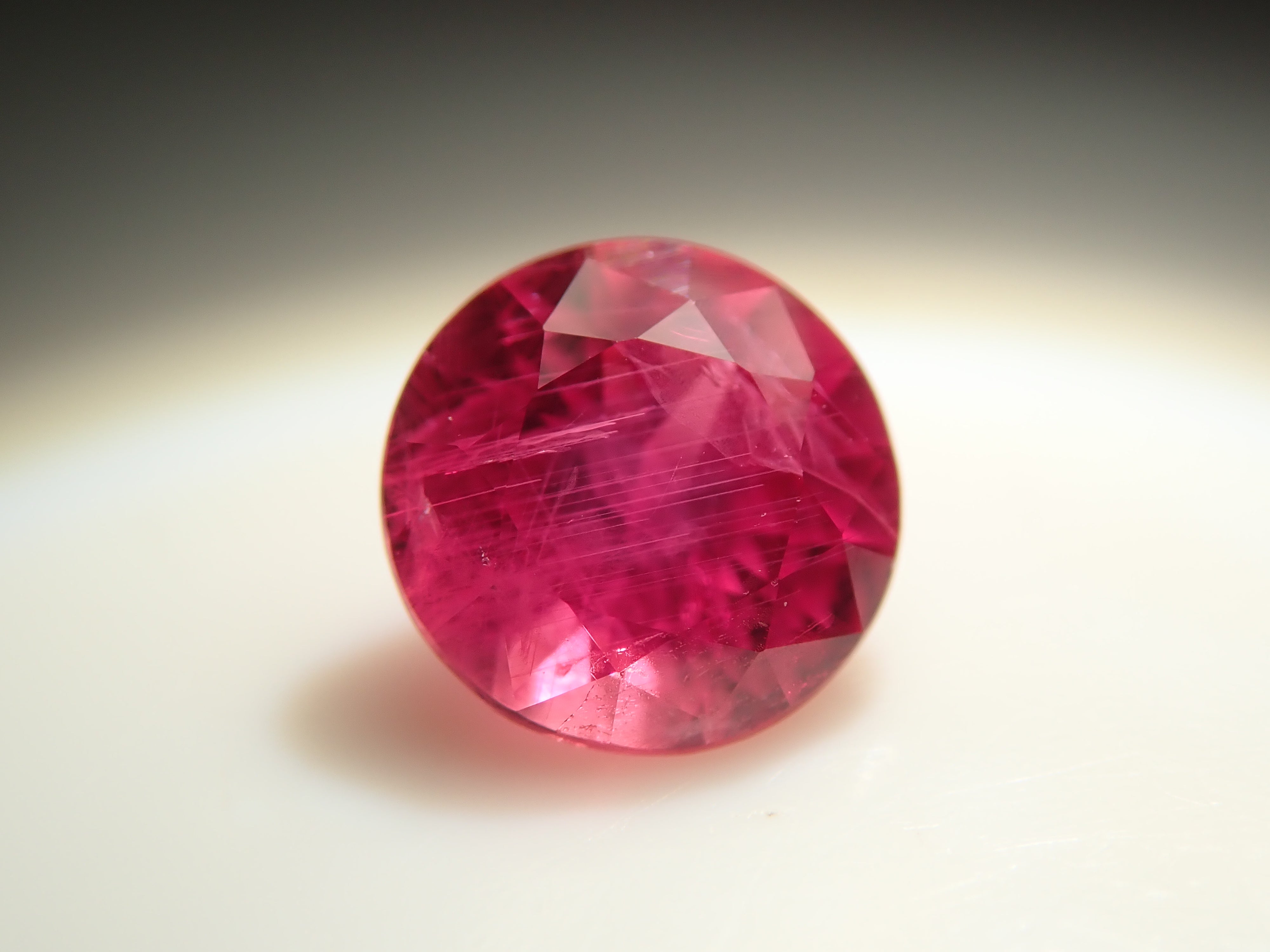 【11月23日晚間10點開售】格陵蘭紅寶石裸石,0.360克拉,附證書