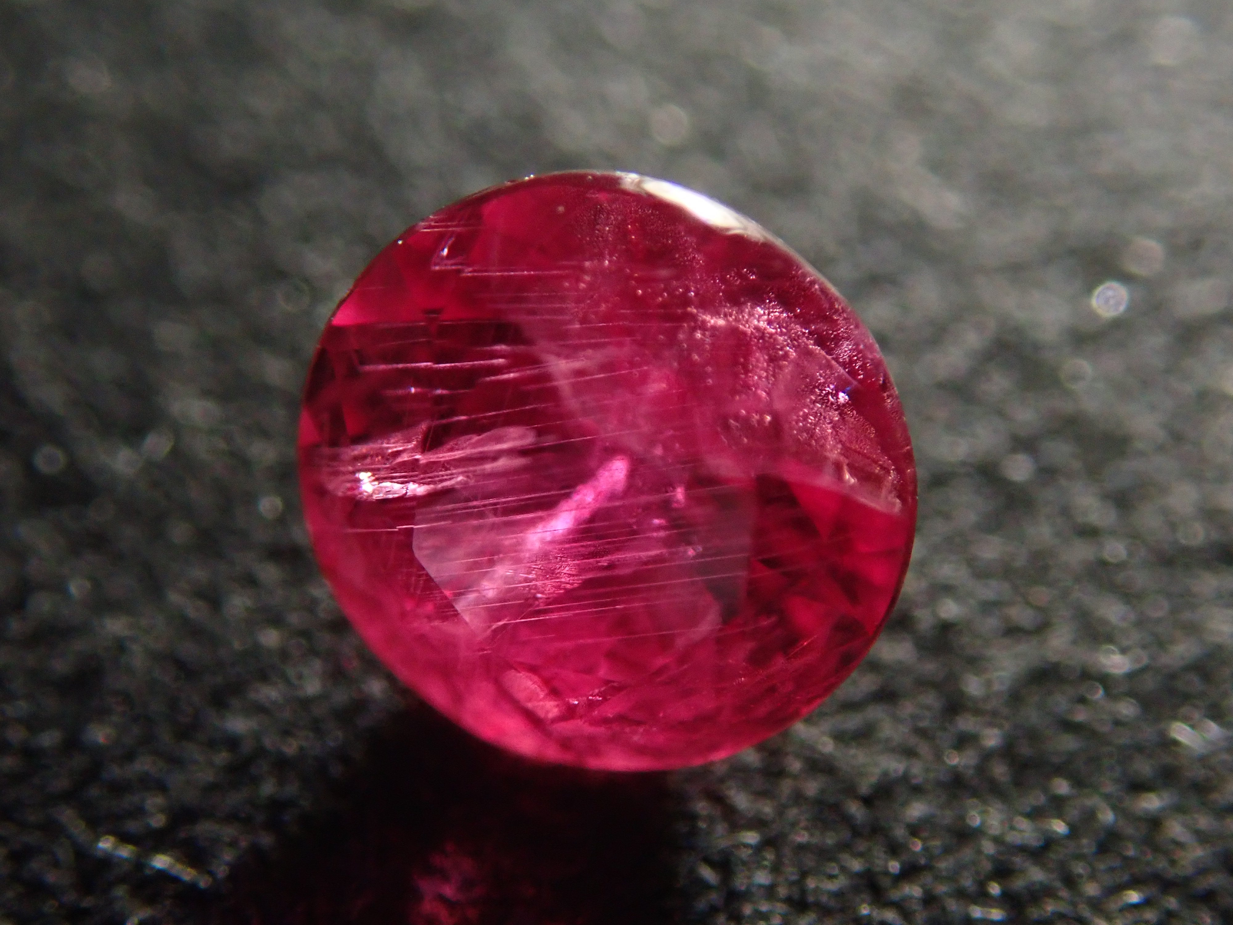 【11月23日晚間10點開售】格陵蘭紅寶石裸石,0.360克拉,附證書