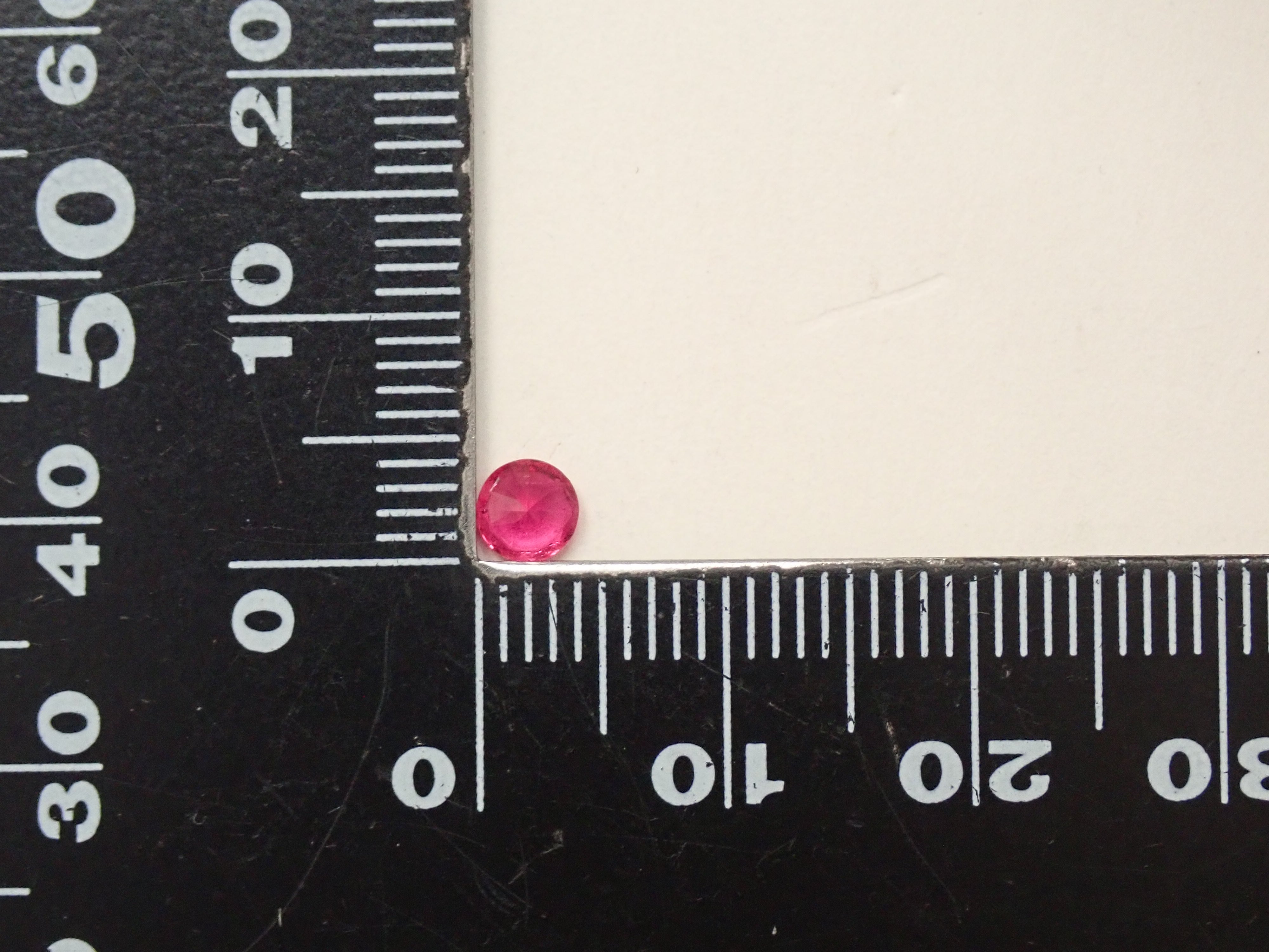 【11月23日晚間10點開售】格陵蘭紅寶石裸石,0.360克拉,附證書