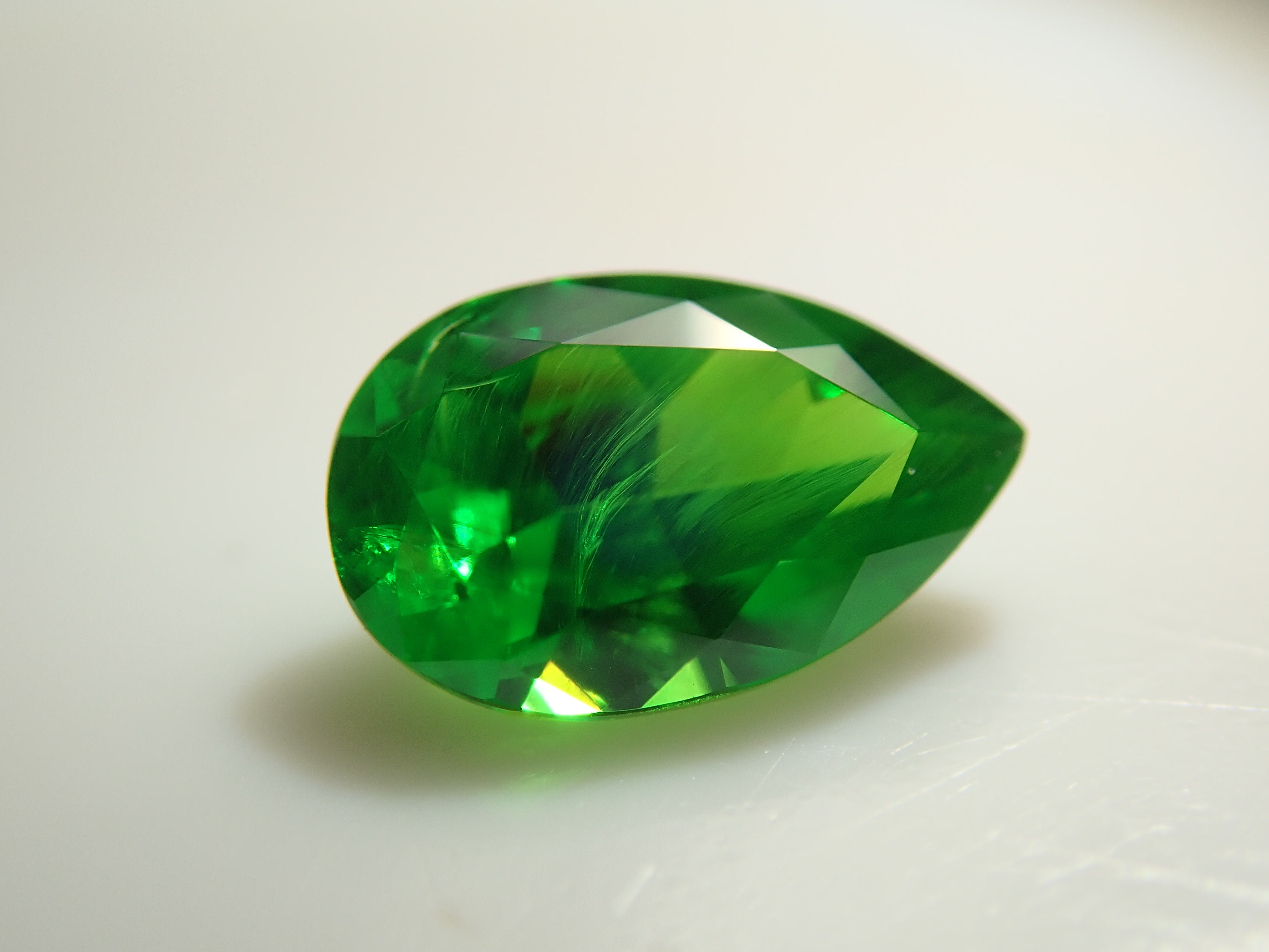 【10/31 22時販売】ロシア産デマントイドガーネット(ホーステール認む) 0.256ctルース