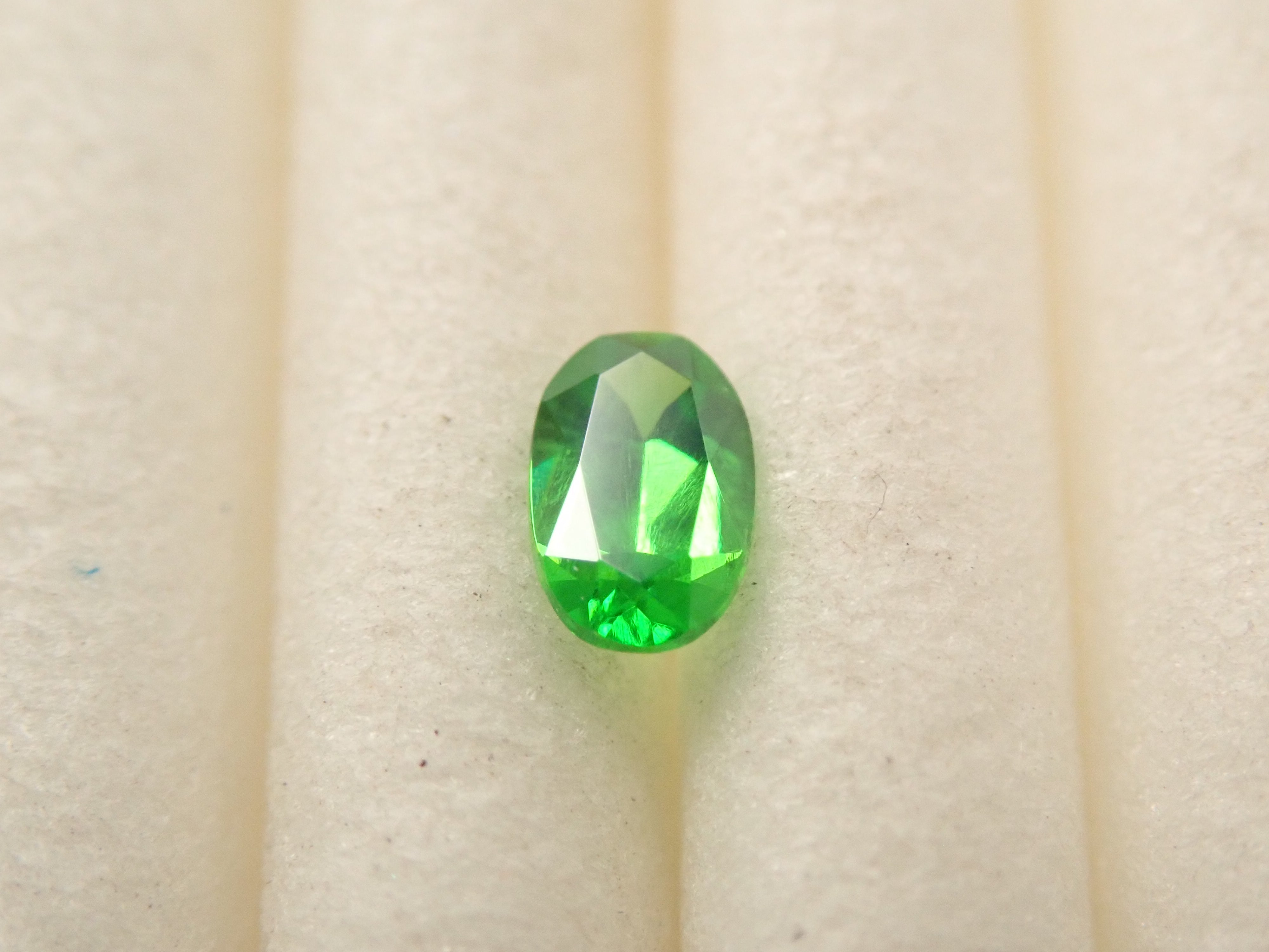 【10/31 22時販売】ロシア産デマントイドガーネット(ホーステール認む) 0.110ctルース