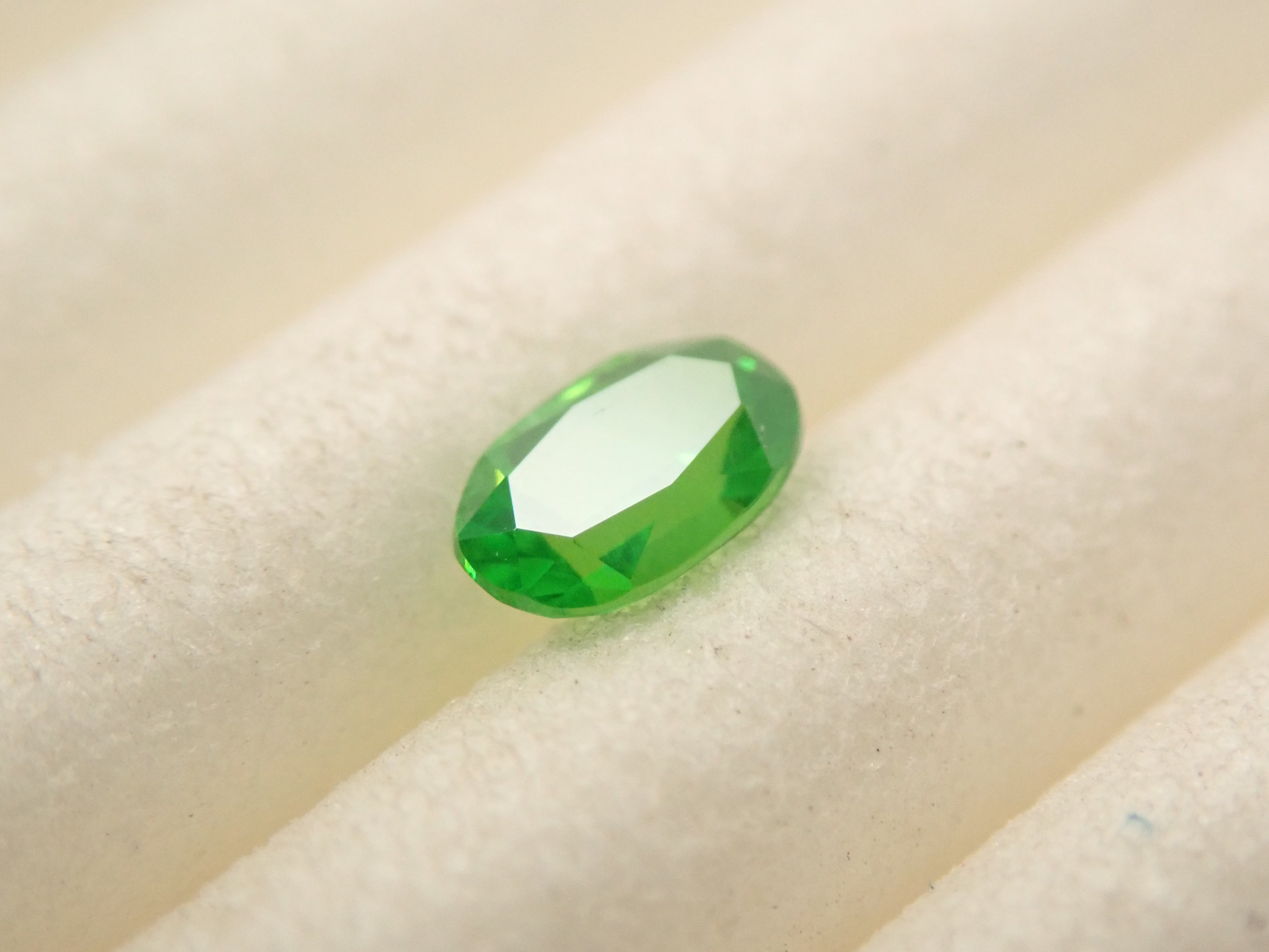 【10/31 22時販売】ロシア産デマントイドガーネット(ホーステール認む) 0.110ctルース