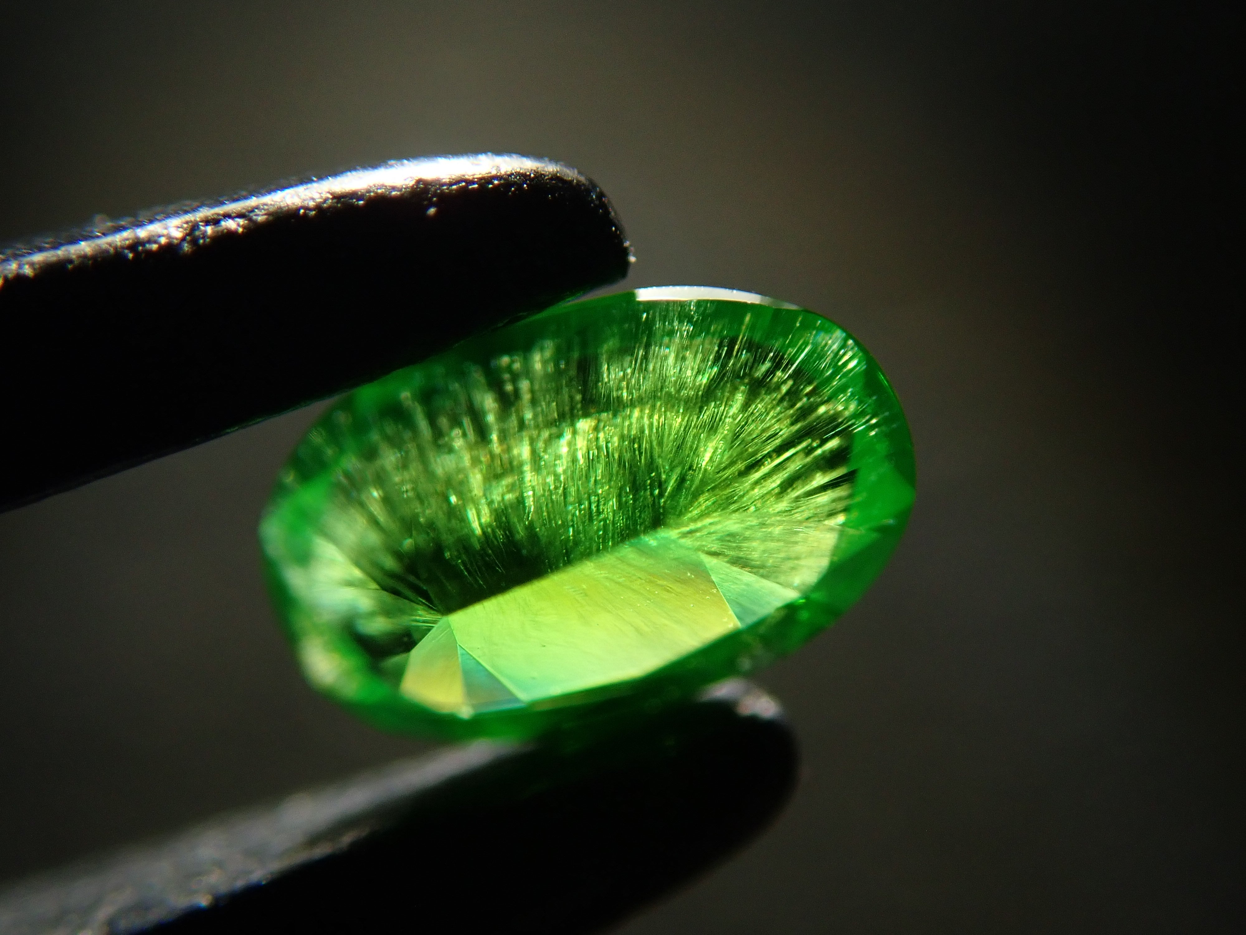 【10/31 22時販売】ロシア産デマントイドガーネット(ホーステール認む) 0.110ctルース