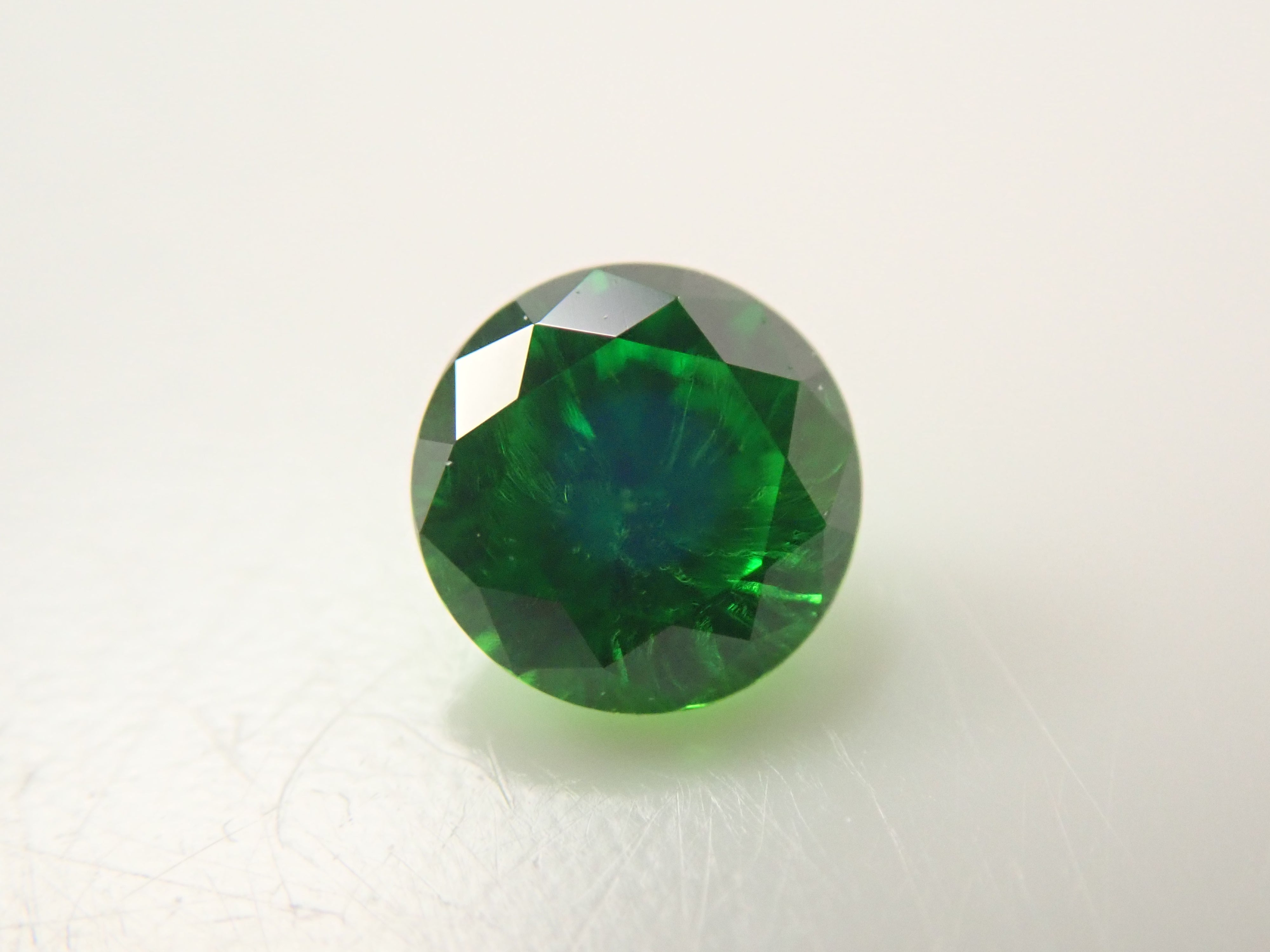 【10/31 22時販売】ロシア産デマントイドガーネット(ホーステール認む) 3.0mm/0.135ctルース