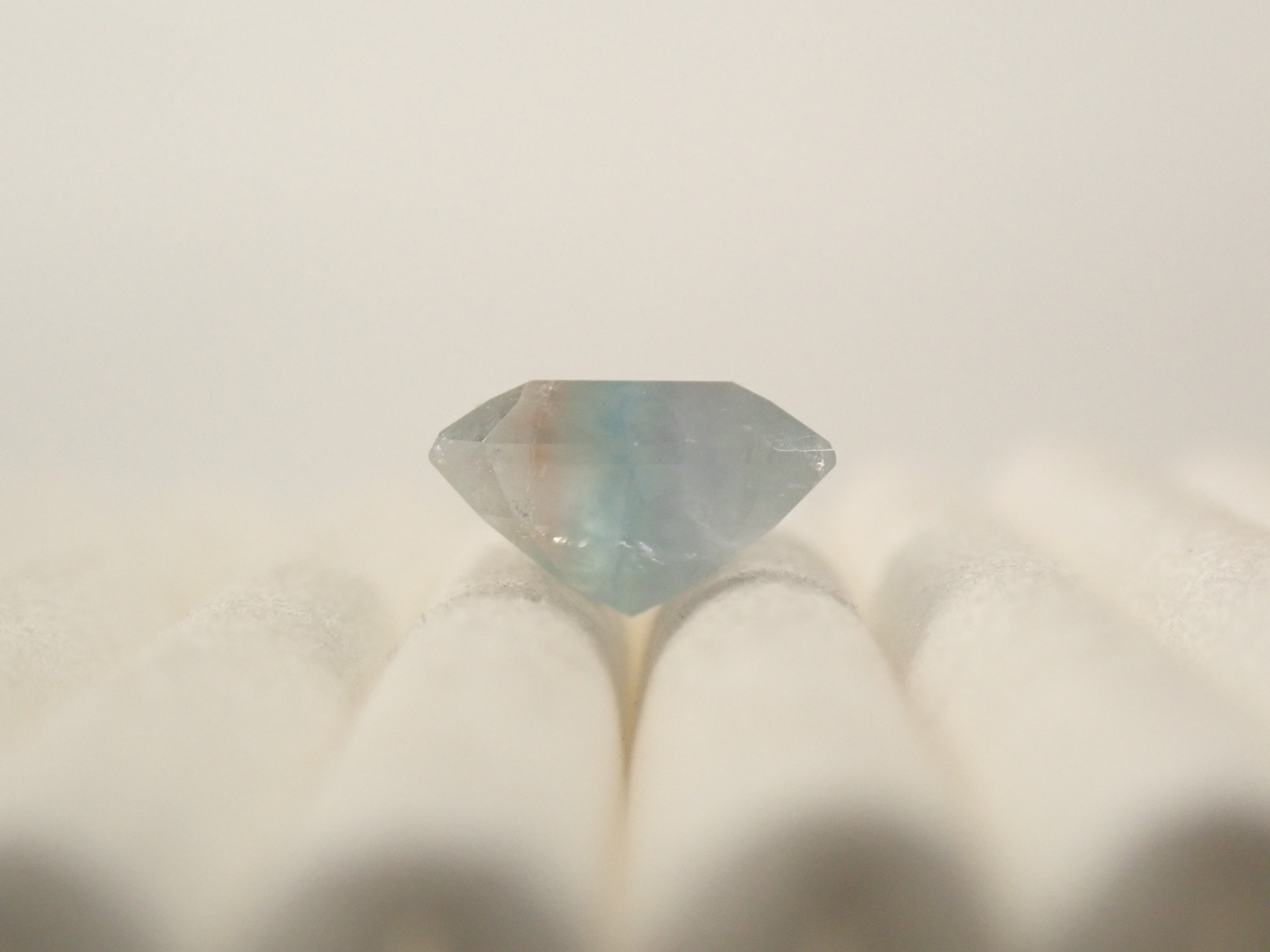 【11月22日晚間10點開賣】巴西美杜莎石英(帕拉伊巴石英)2.383克拉裸石