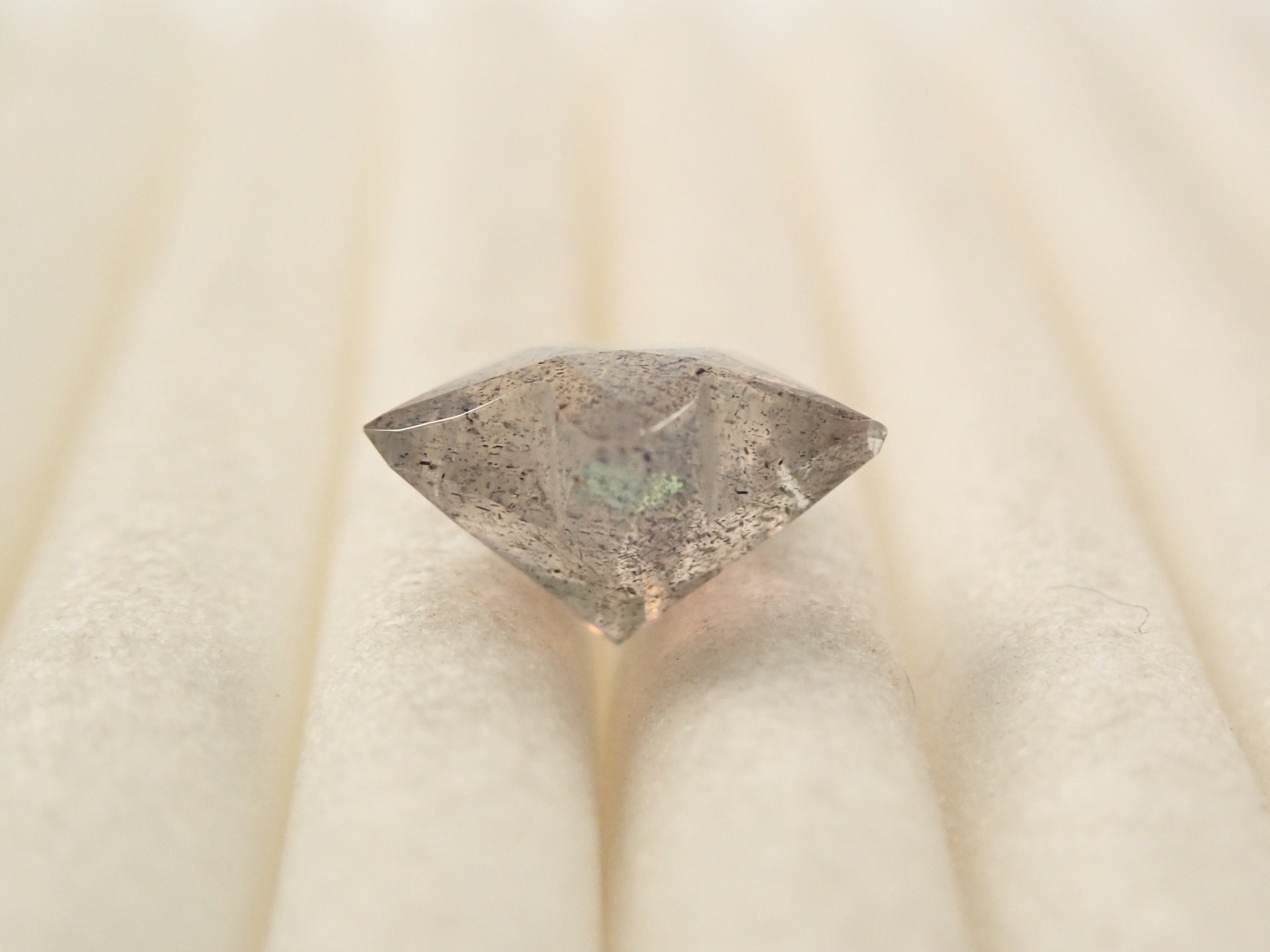 【11/3 22時販売】マダガスカル産ラブラドライト 0.903ctルース