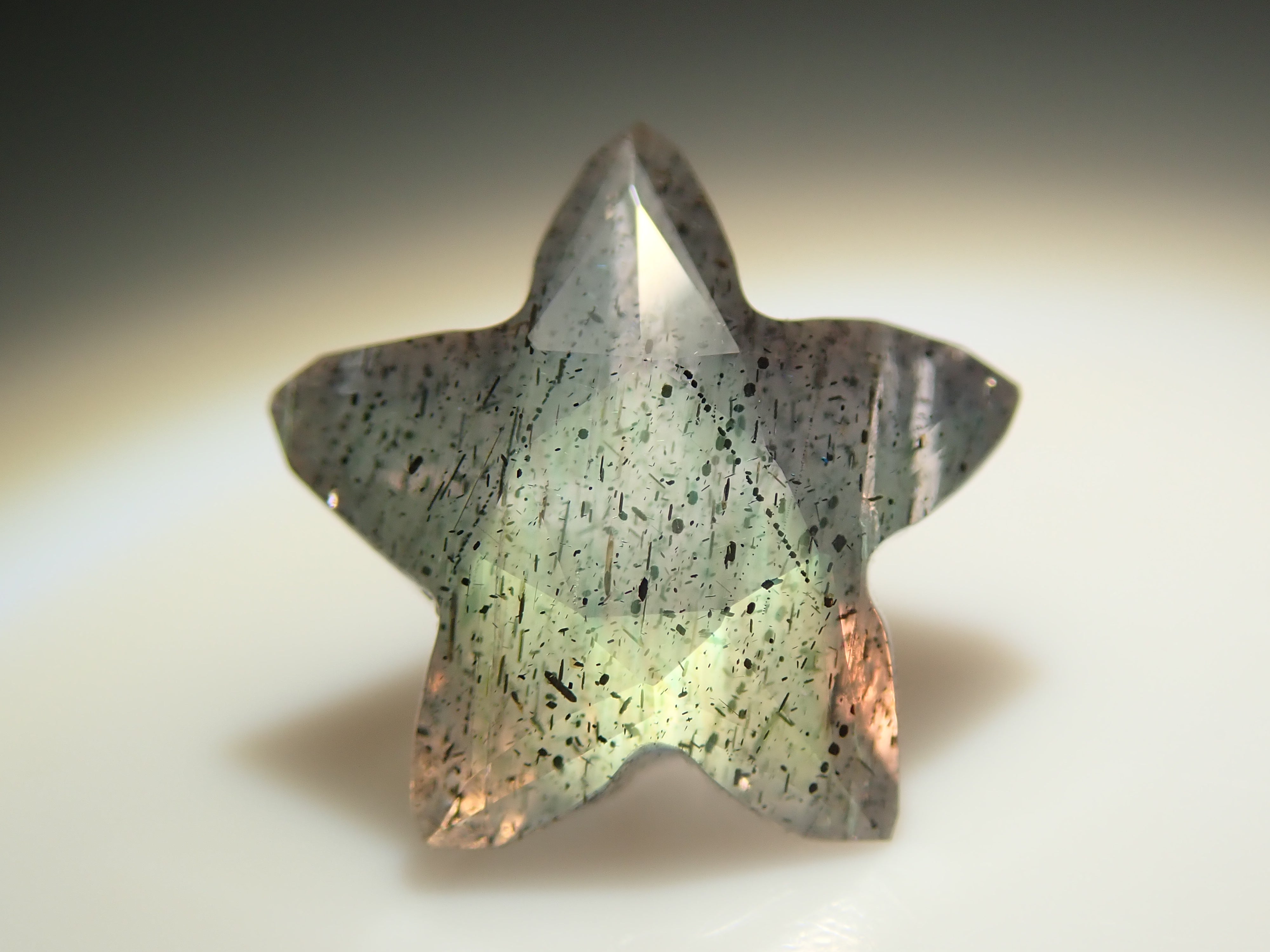 【11/3 22時販売】マダガスカル産ラブラドライト 0.903ctルース