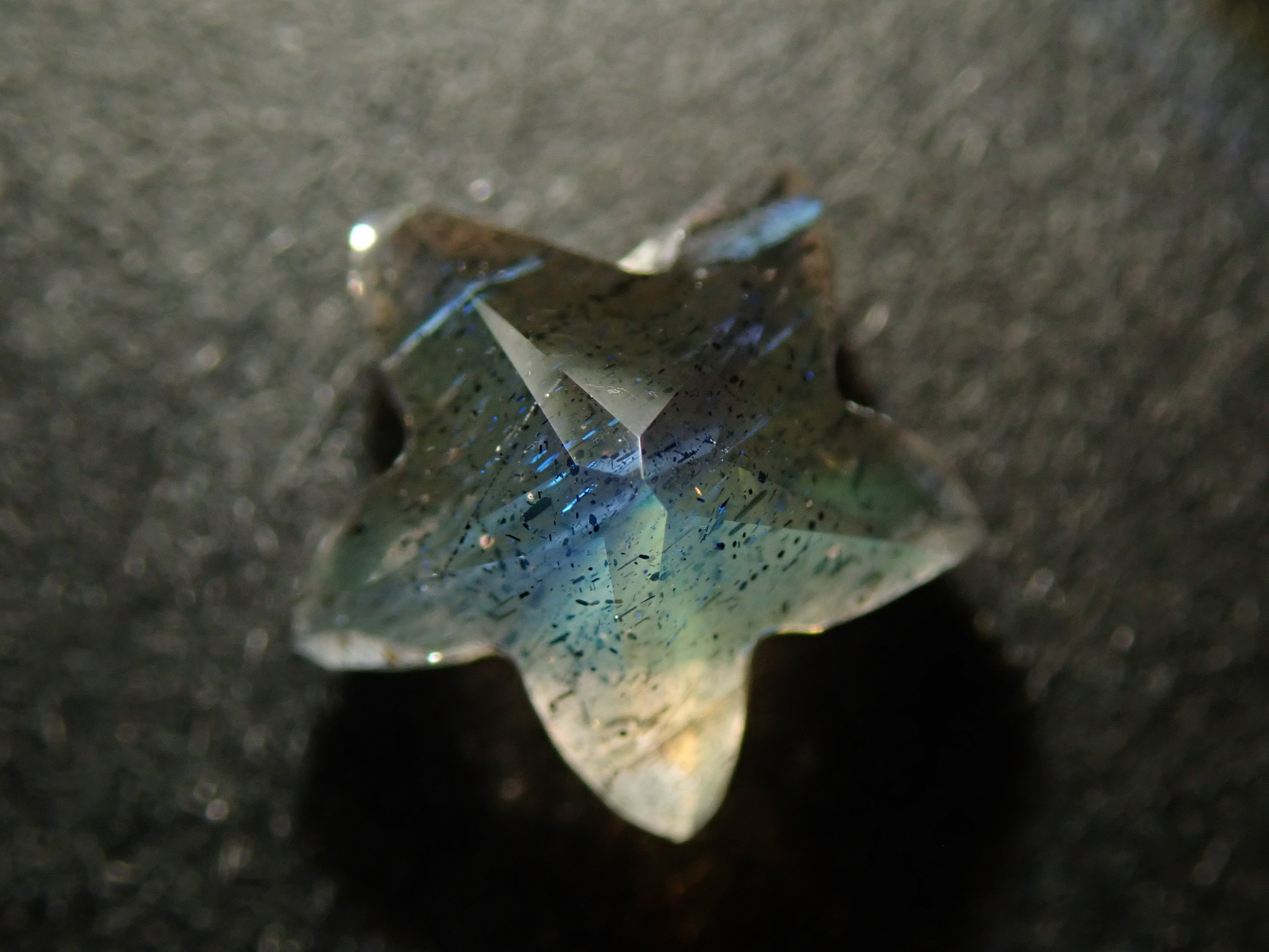 【11/3 22時販売】マダガスカル産ラブラドライト 0.903ctルース