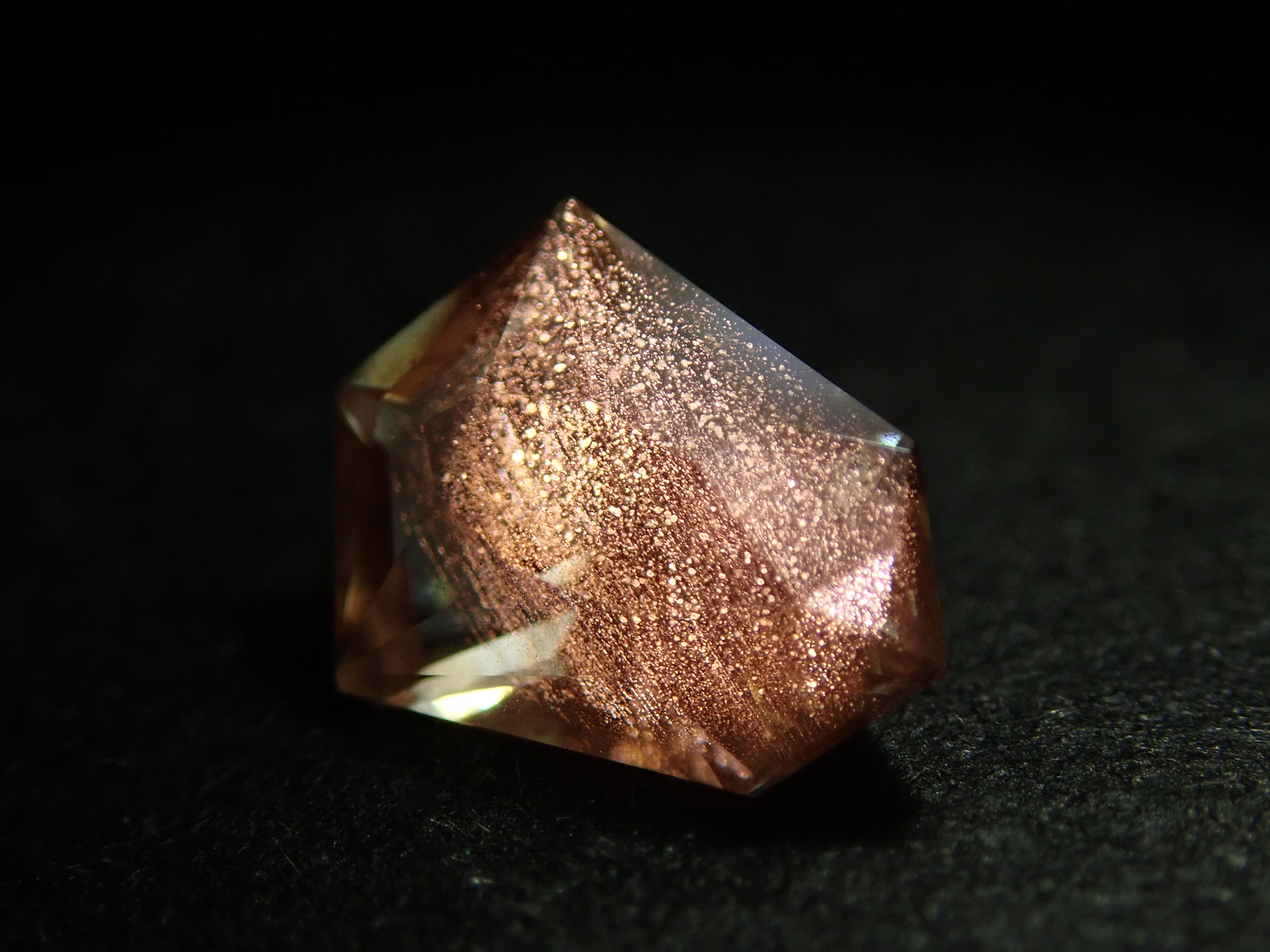 【11/3 22時販売】アメリカ産オレゴンサンストーン 0.478ctルース