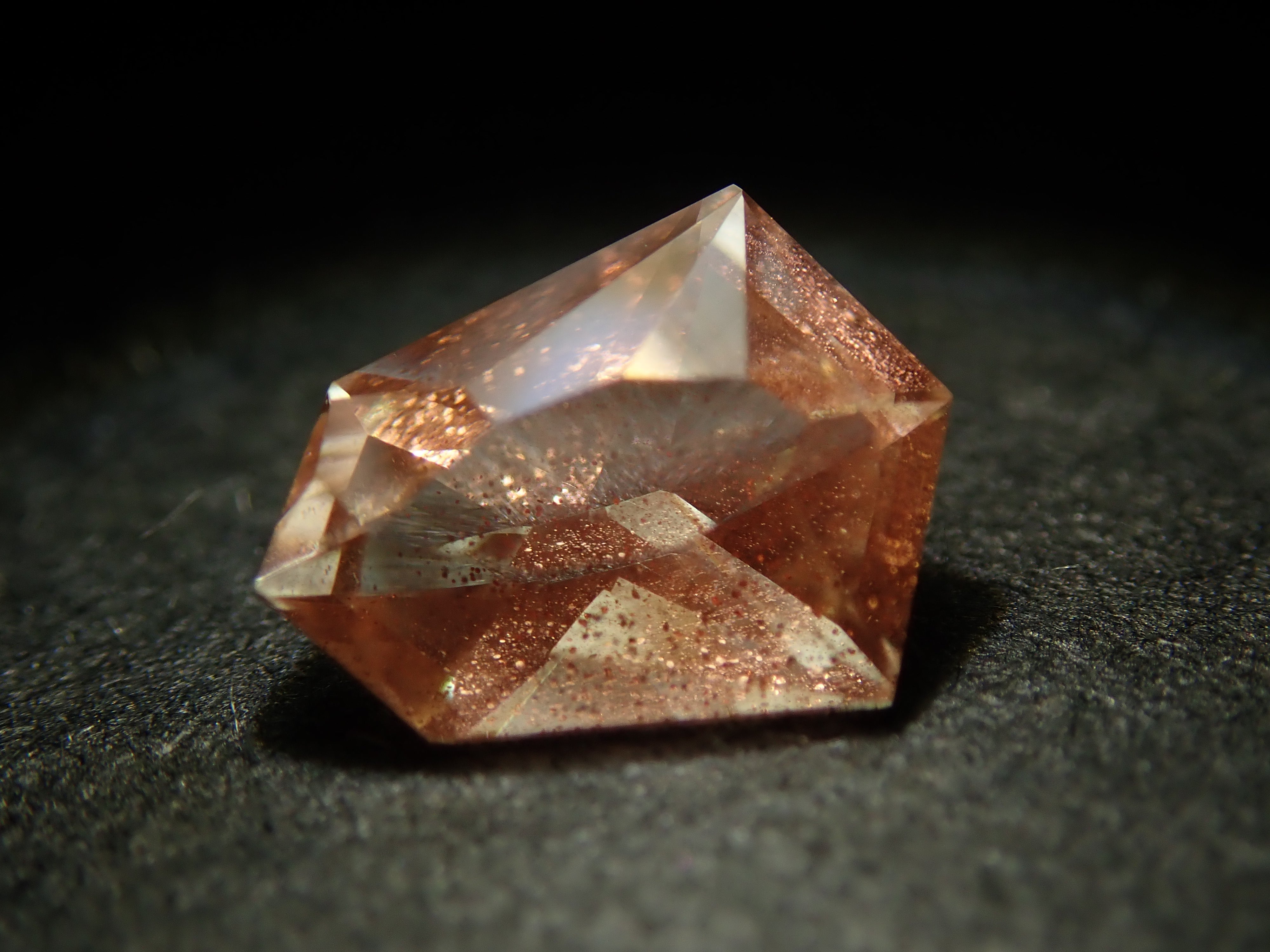 【11/3 22時販売】アメリカ産オレゴンサンストーン 0.478ctルース