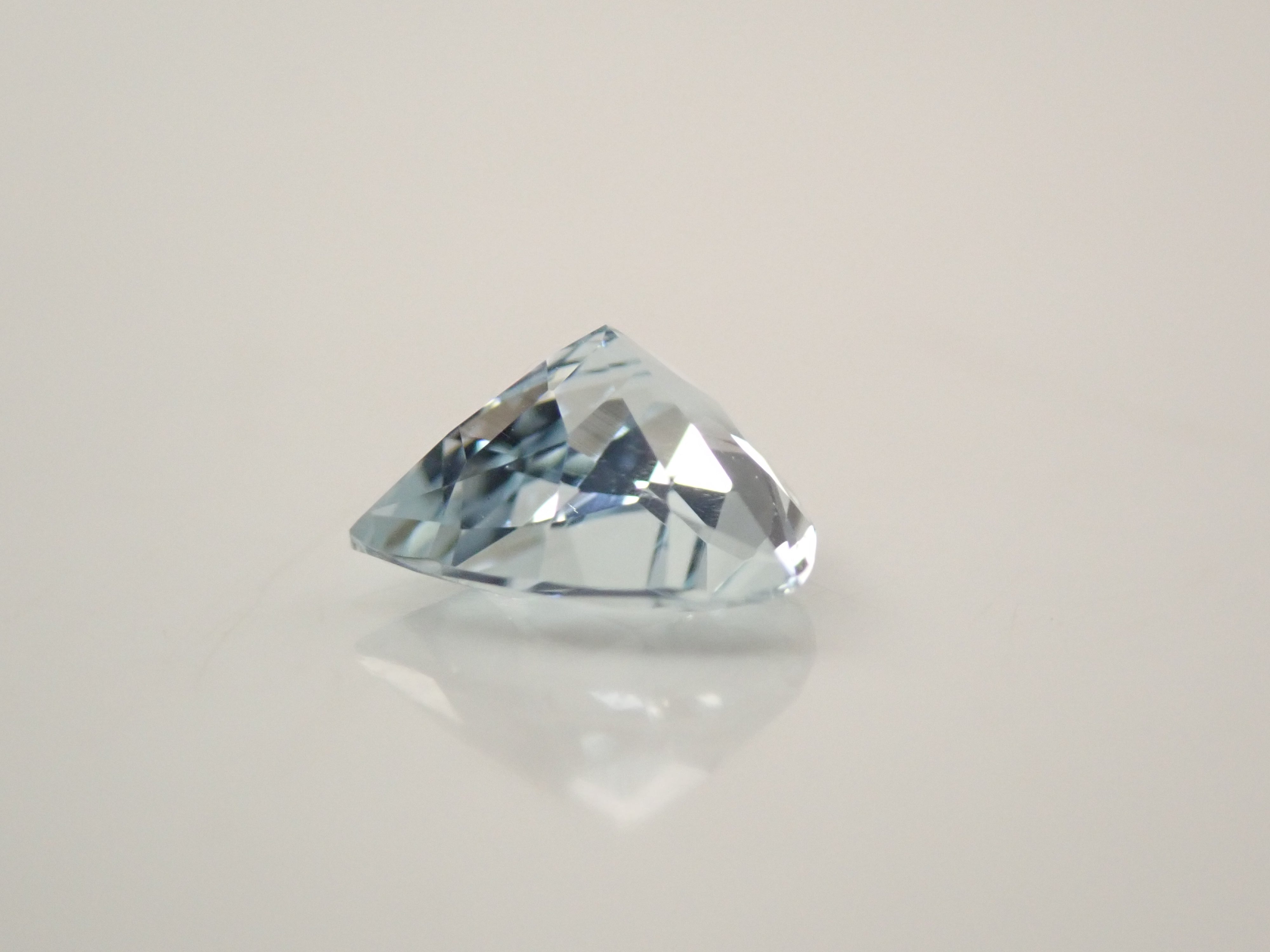 【11/3 22時販売】ベトナム産アクアマリン 0.574ctルース