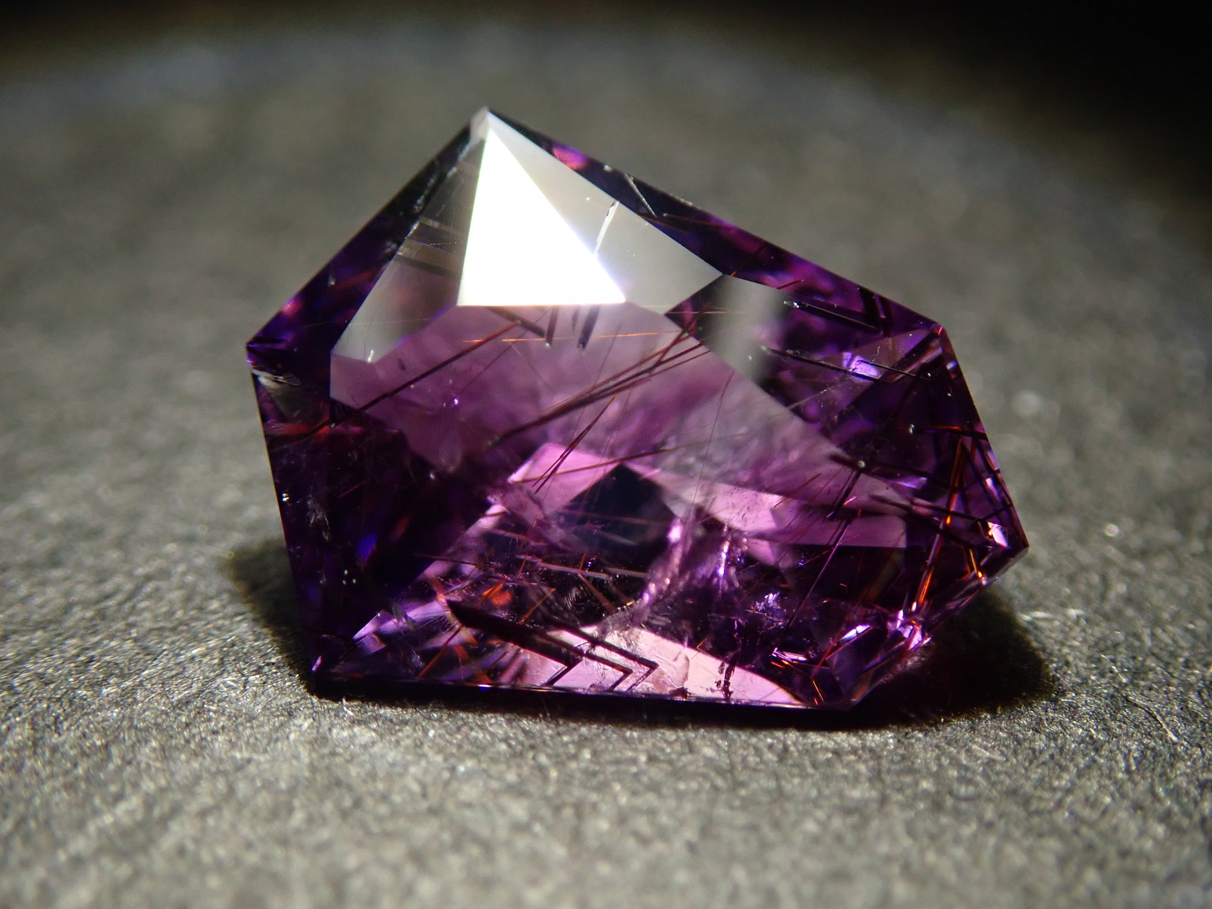 【11月1日 22:00 特價】巴西天青紫水晶 0.762克拉 裸石