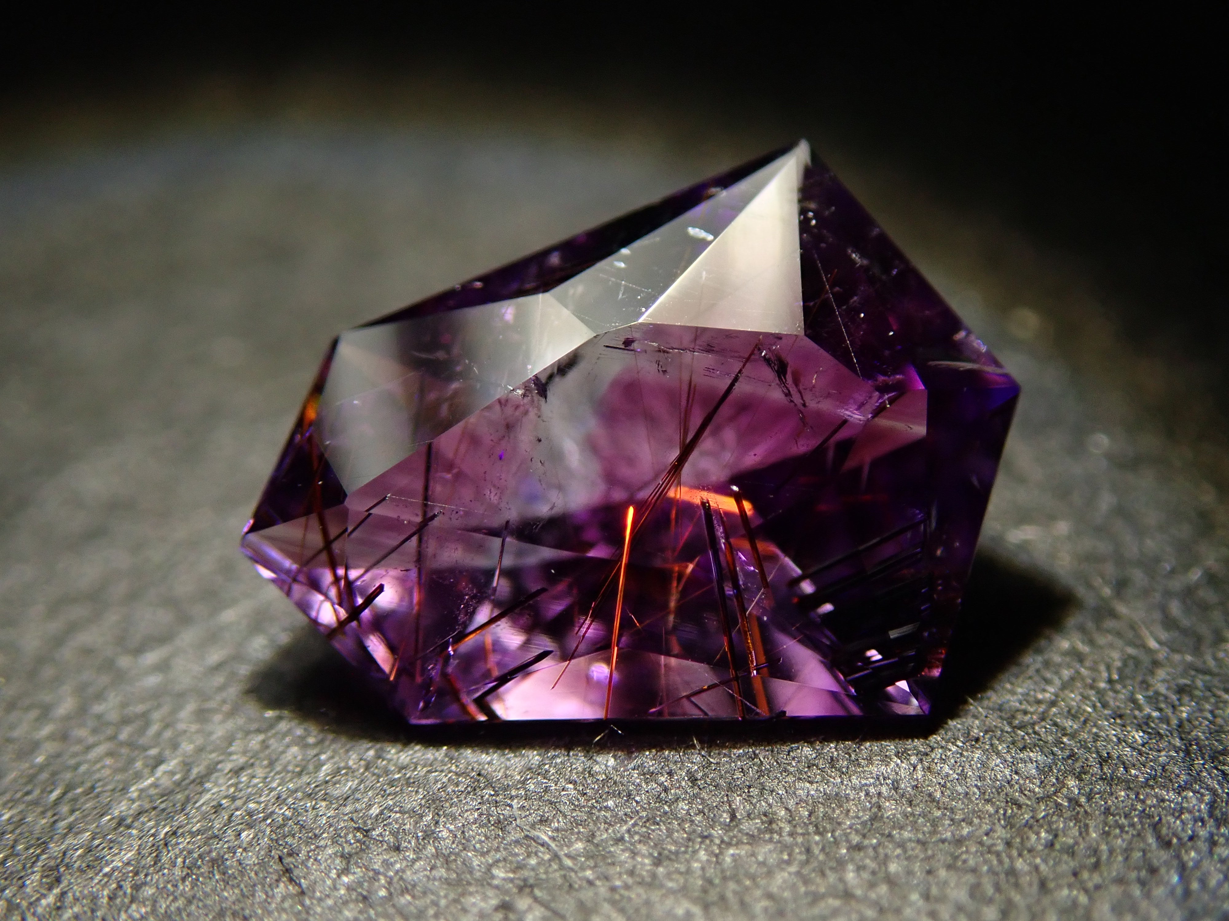 【11/1 22時販売】ブラジル産エレスチャルアメジスト 0.762ctルース