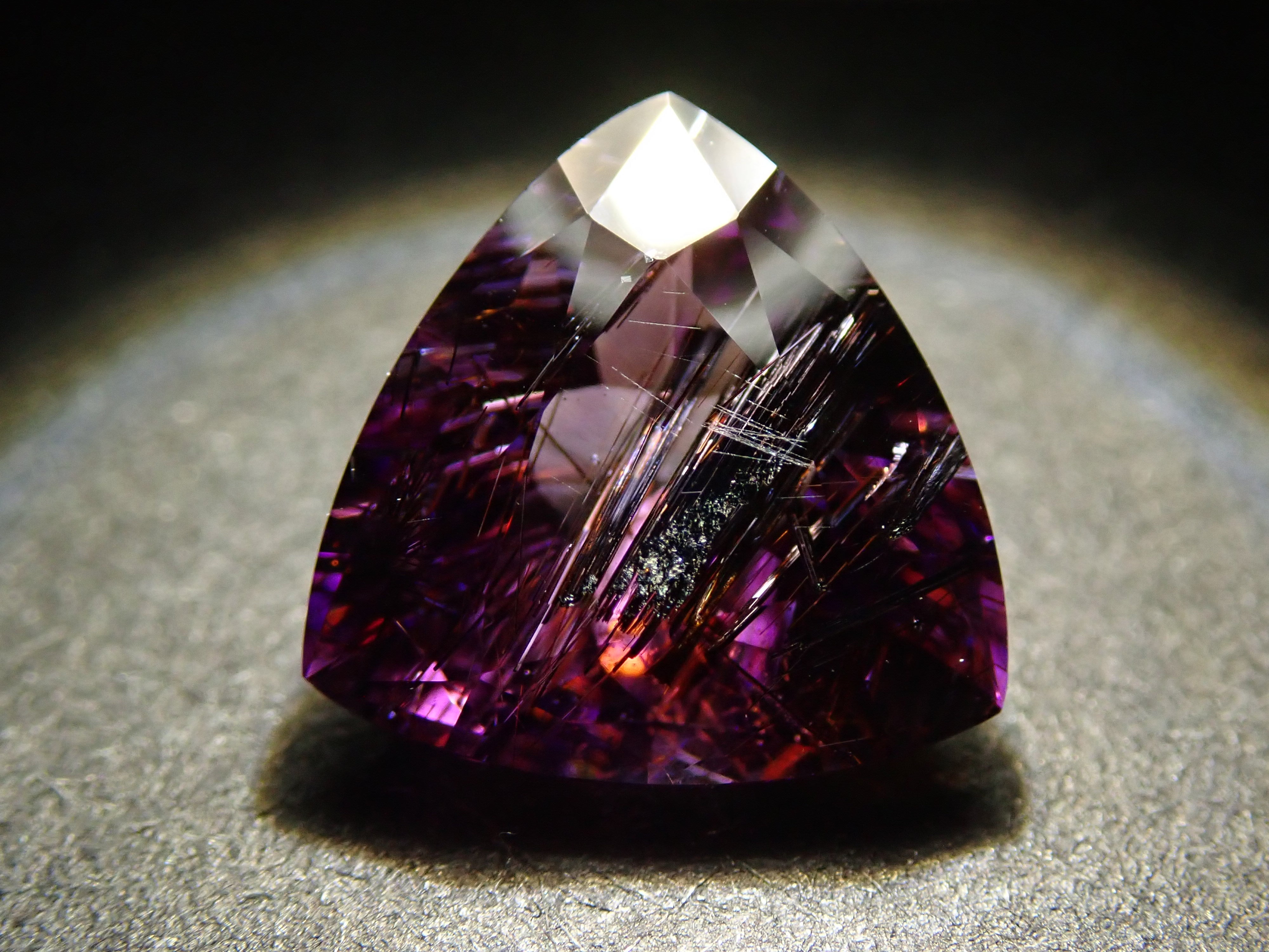 【11月1日 22:00 特價】巴西天青紫水晶 1.891克拉裸石