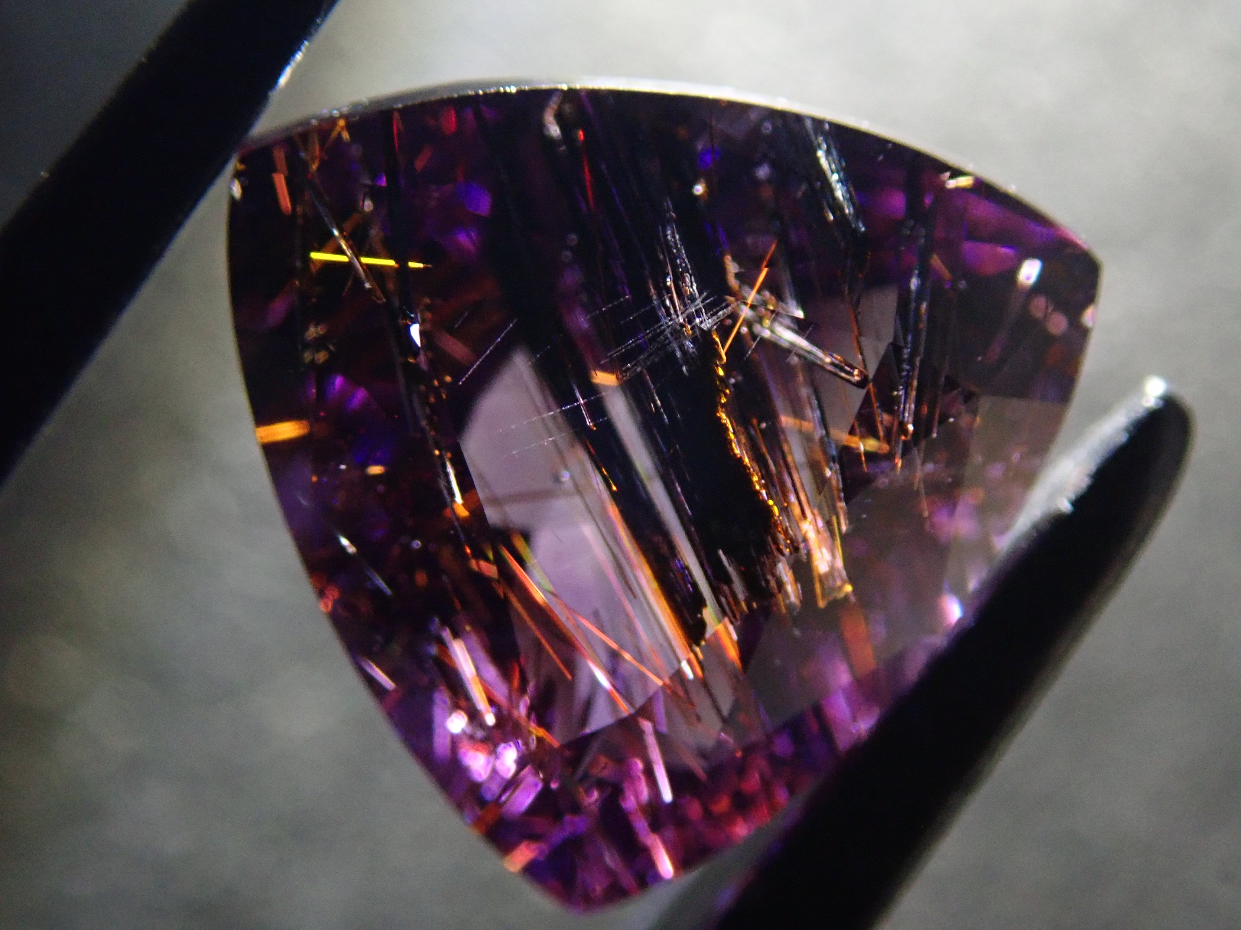 【11月1日 22:00 特價】巴西天青紫水晶 1.891克拉裸石