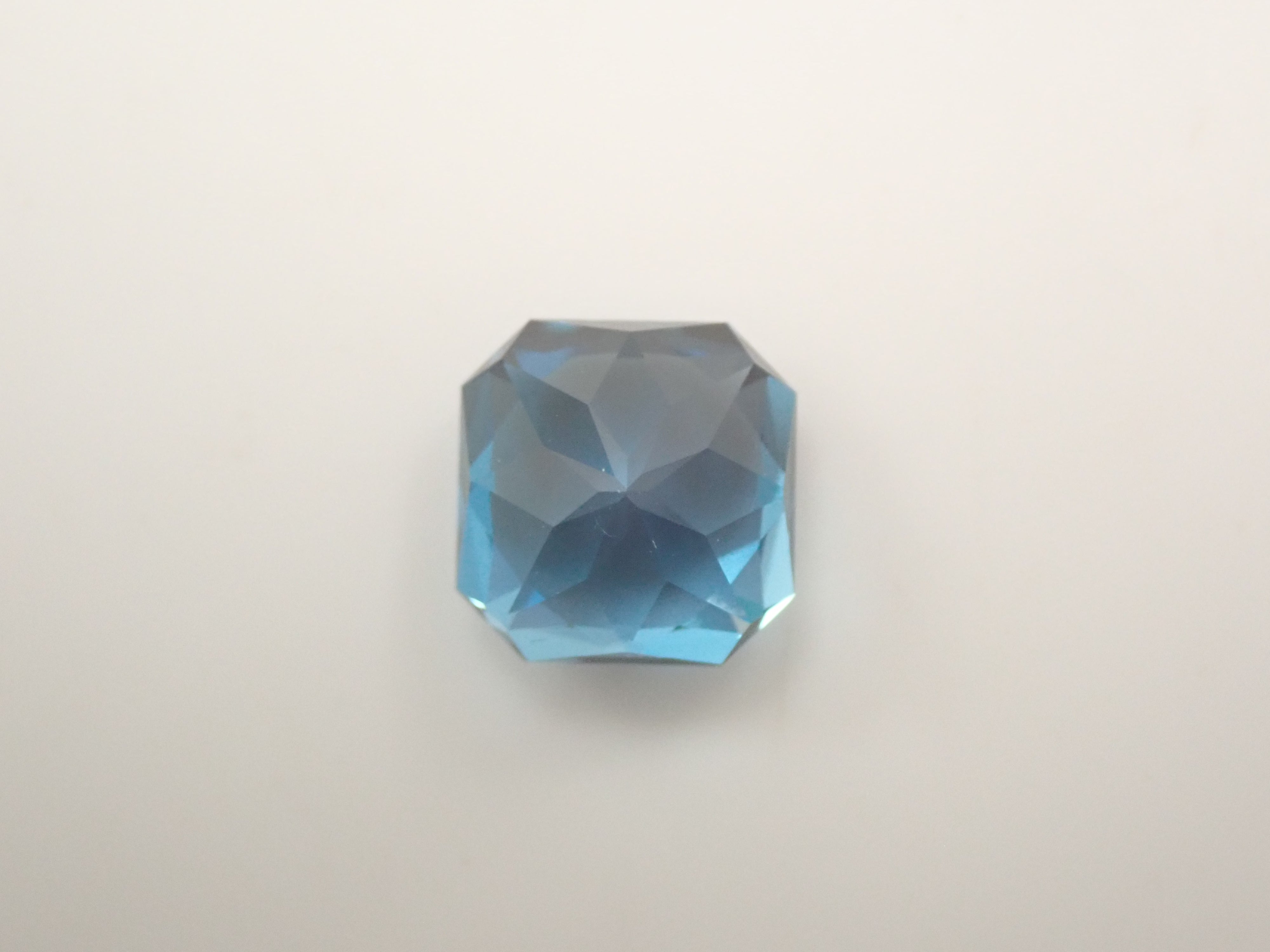 【11/1 22時販売】ブラジル産ロンドンブルートパーズ 1.950ctルース