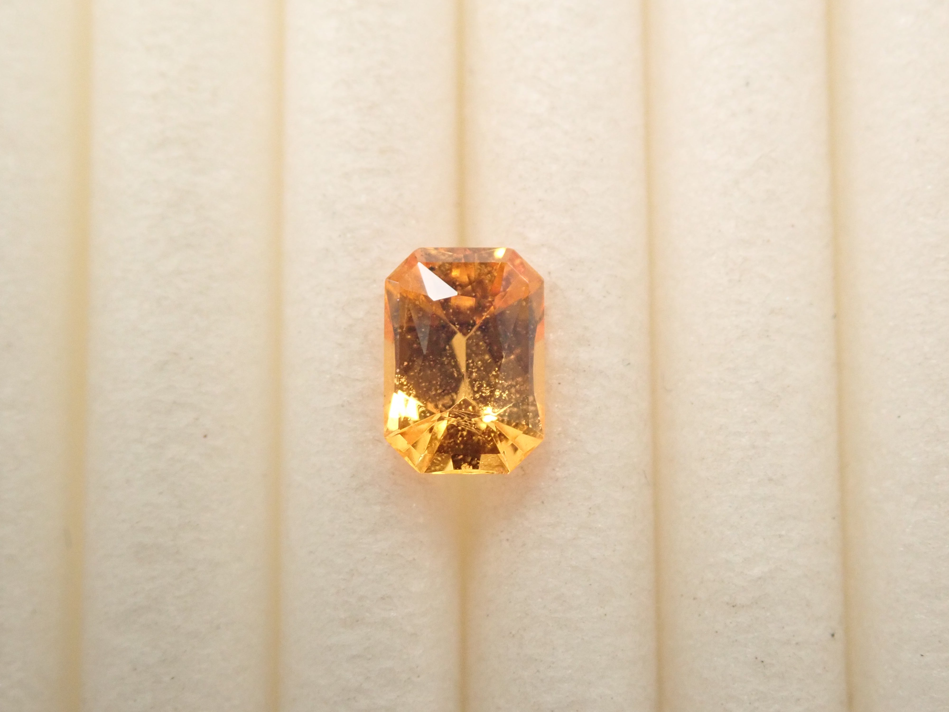 タンザニア産スペサルティンガーネット 0.383ctルース