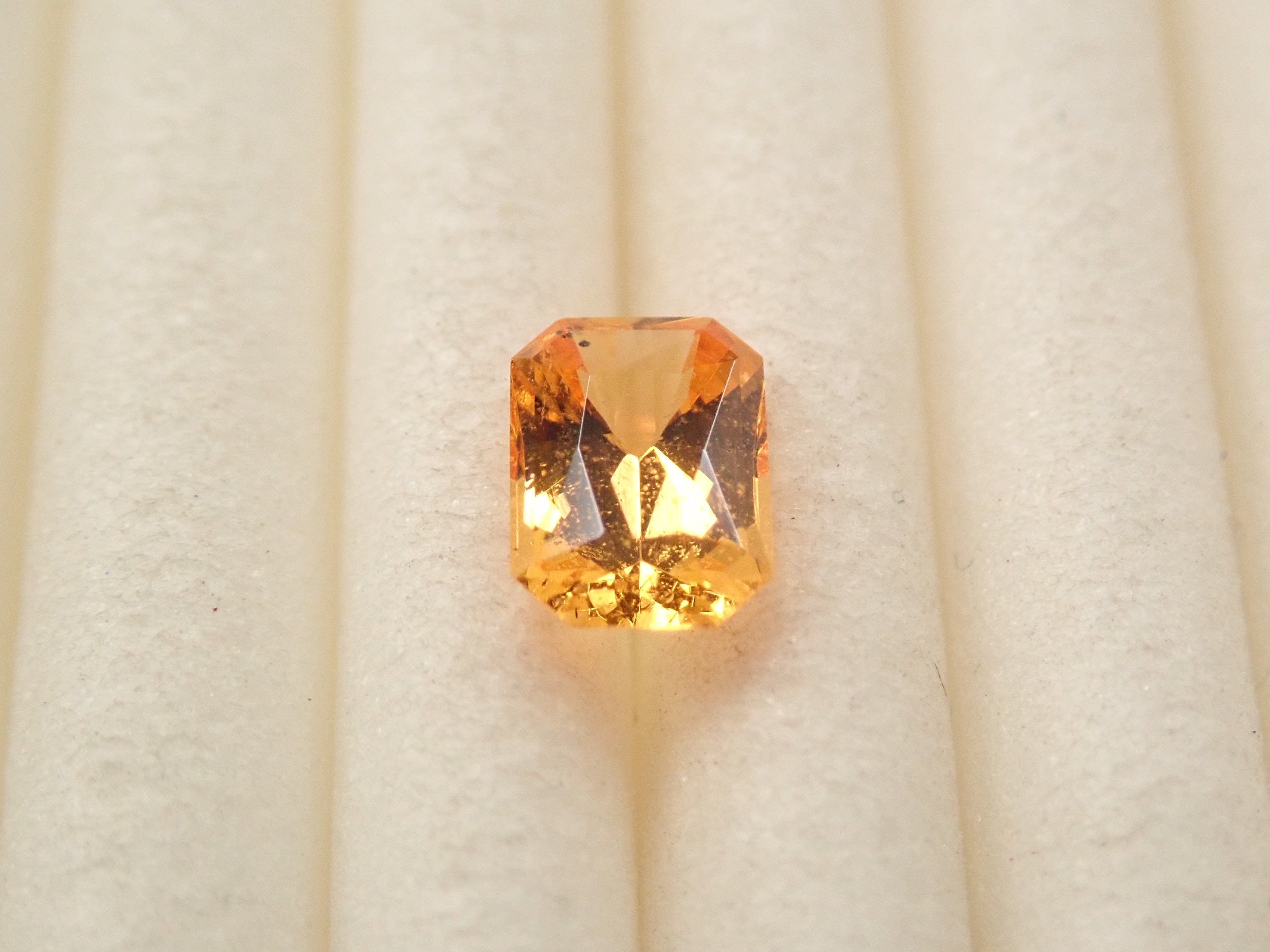 タンザニア産スペサルティンガーネット 0.383ctルース