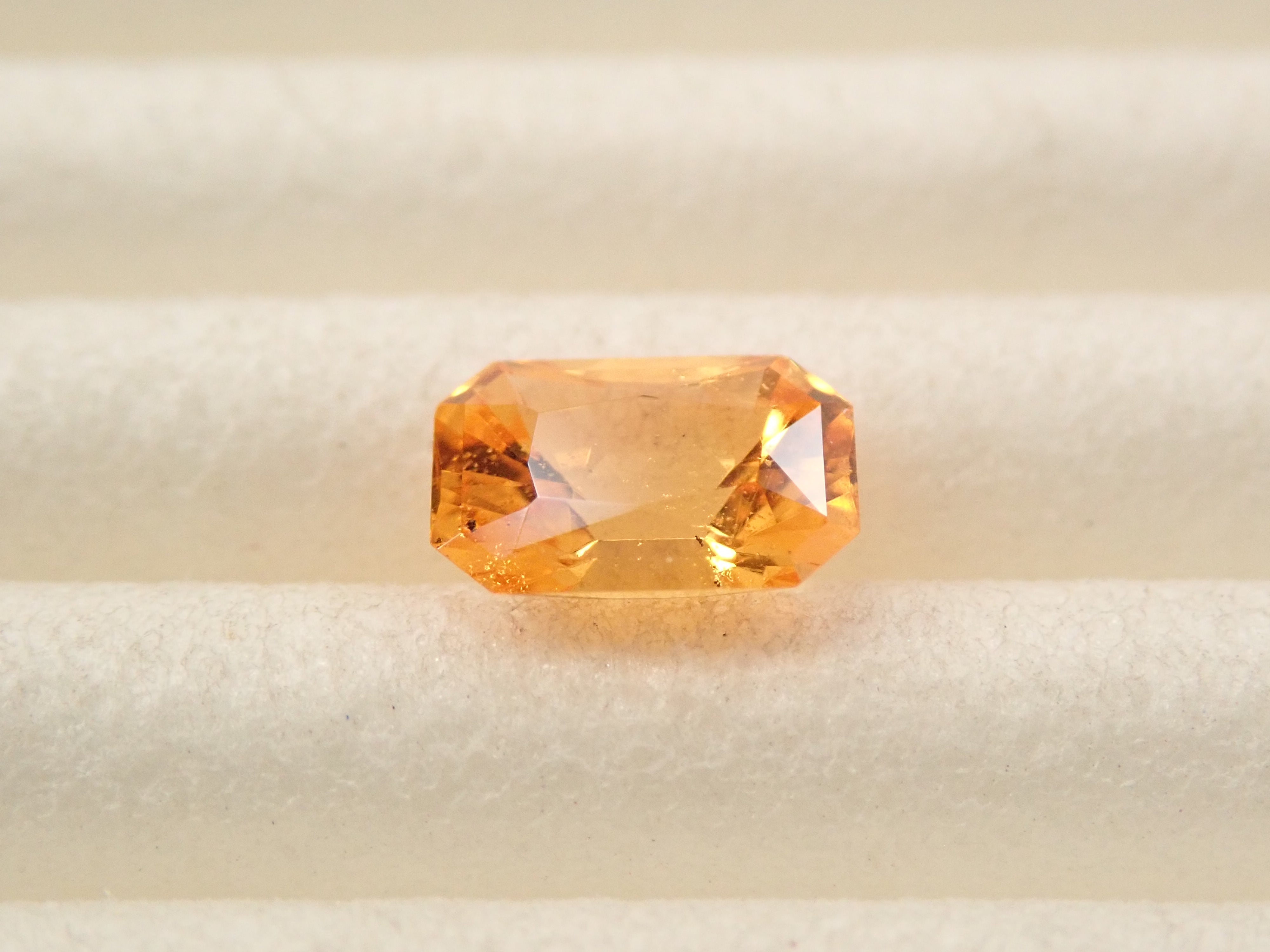 タンザニア産スペサルティンガーネット 0.383ctルース