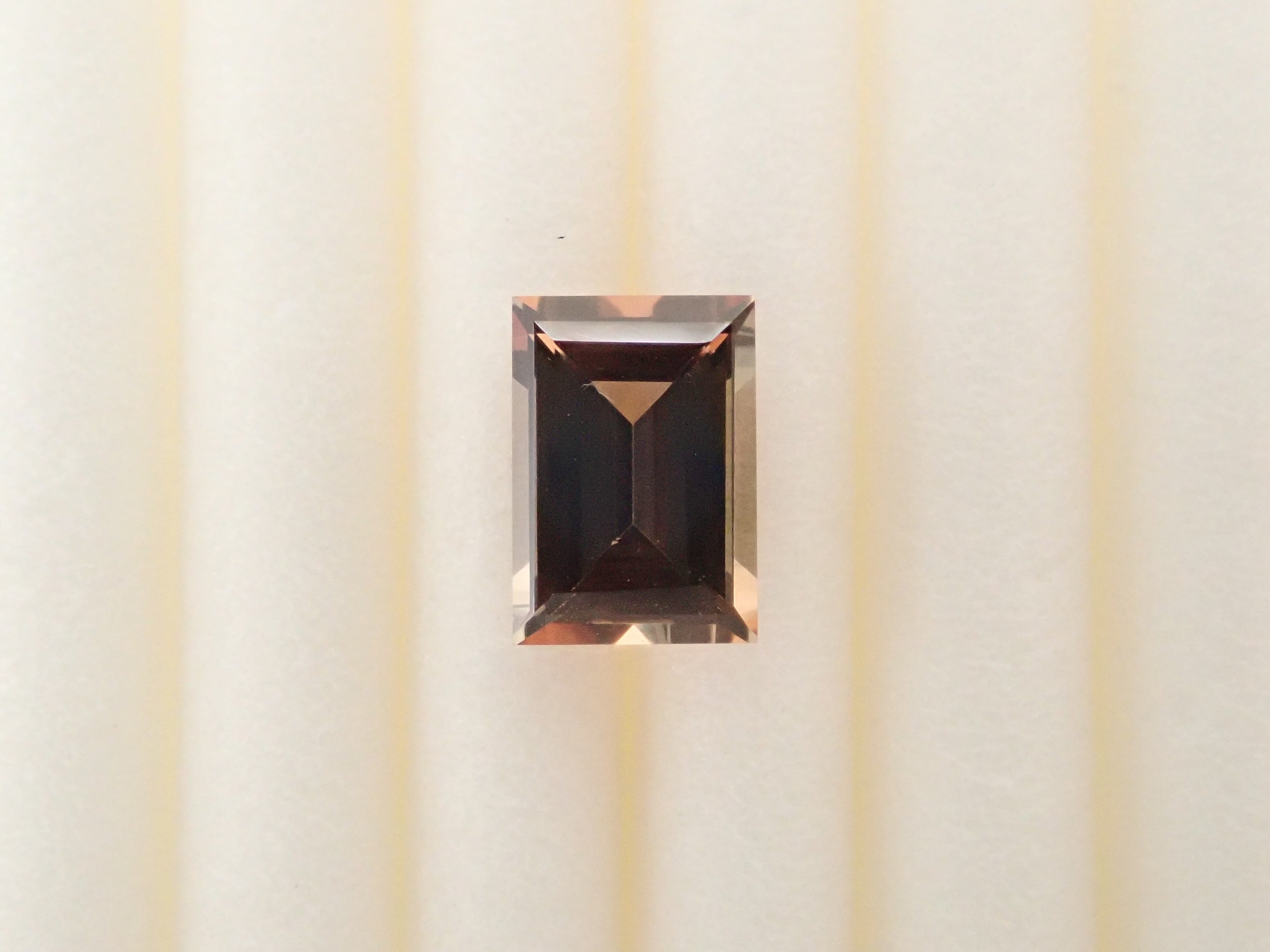 【11月22日晚間10點開賣】馬達加斯加安達盧石 0.600克拉裸石