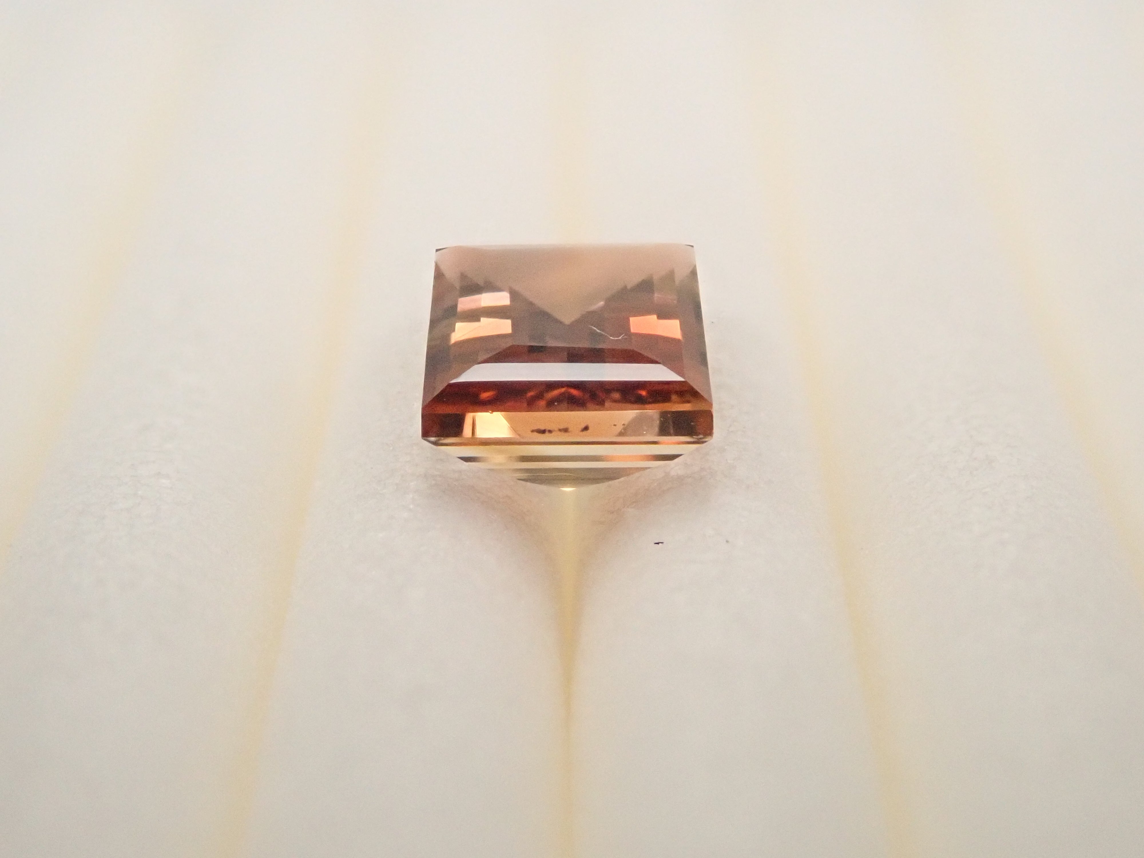 【11月22日晚間10點開賣】馬達加斯加安達盧石 0.600克拉裸石