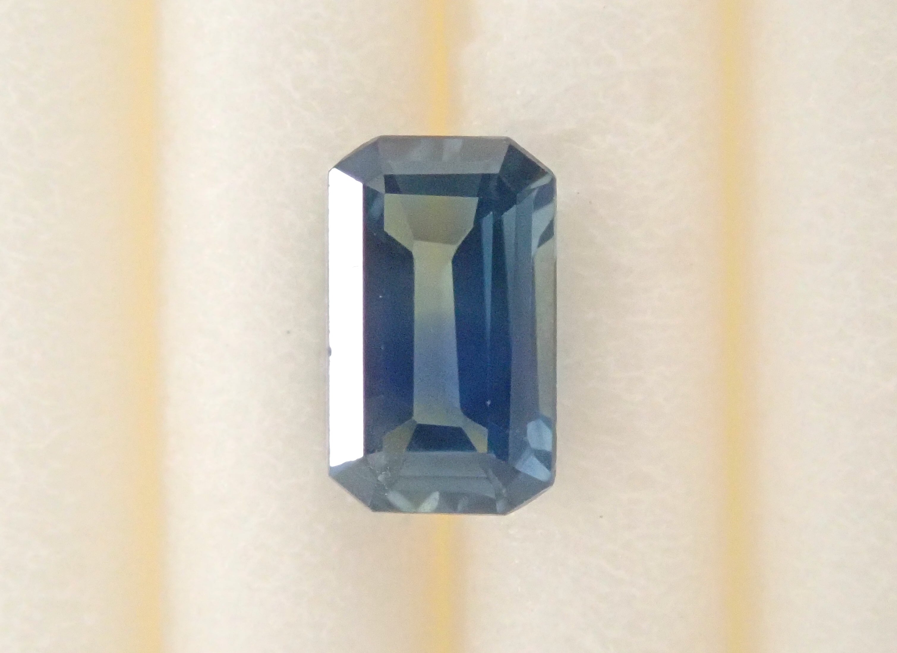 (426)鑑付　マダガスカル産　パパラチアサファイア　ルース　0.57ct 12557437掲載】マダガスカル産バイカラーサファイア 0.324ctルース