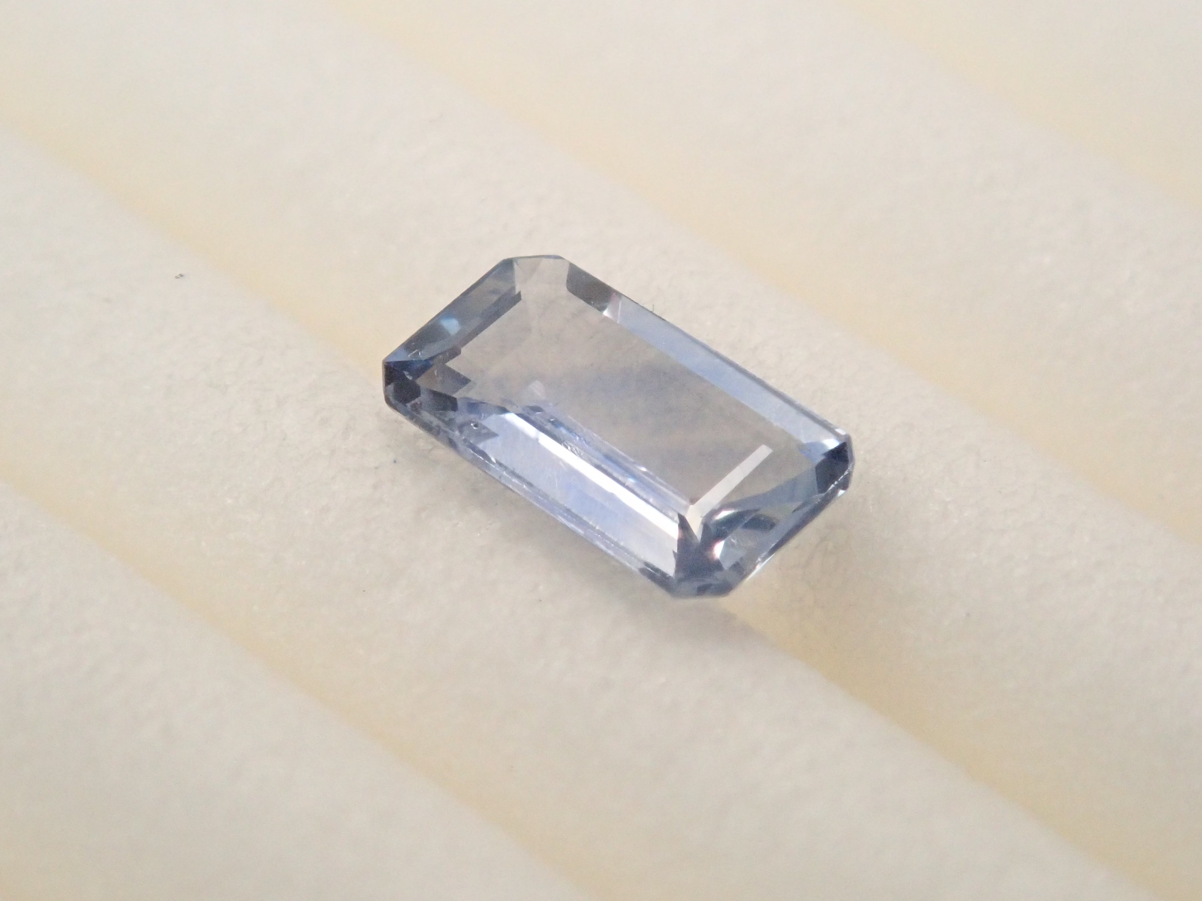 【11月22日晚間10點開賣】馬達加斯加雙色藍寶石 0.278克拉 散裝