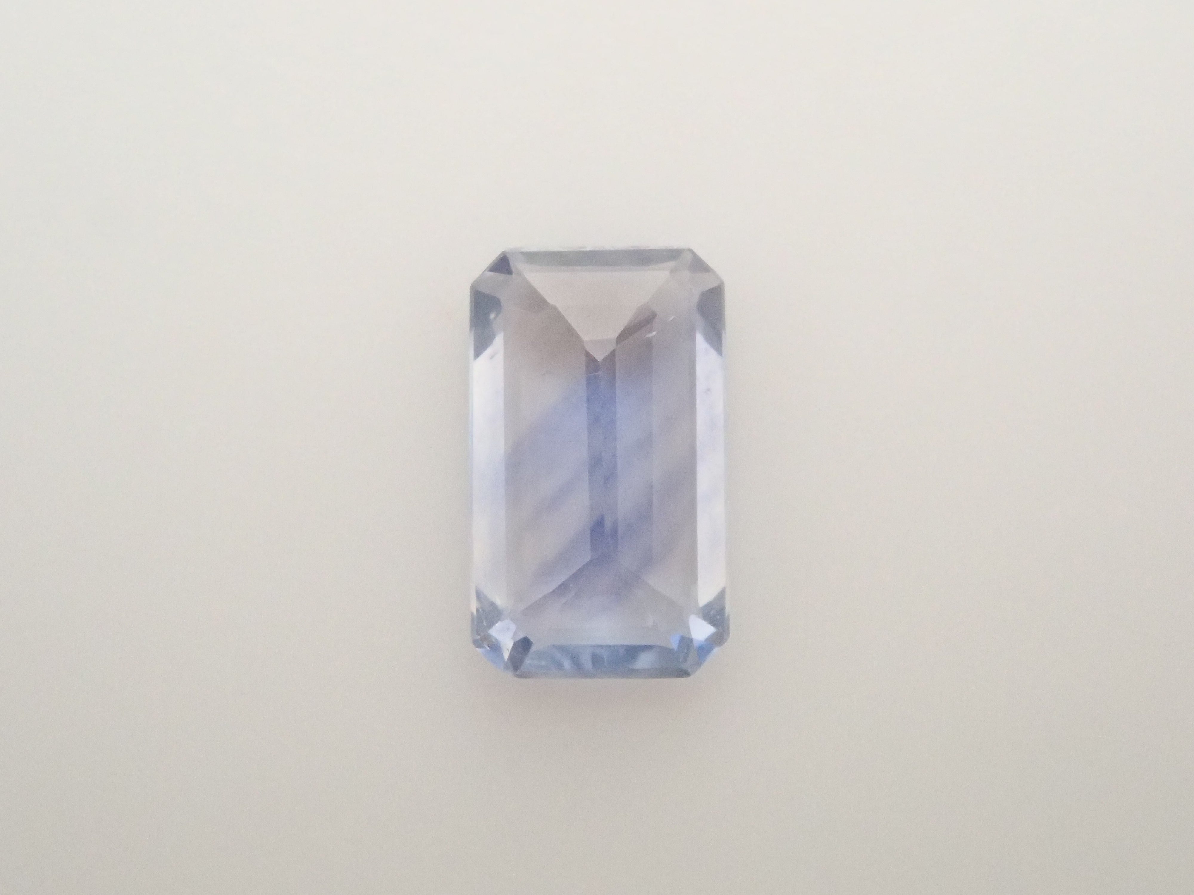 【11月22日晚間10點開賣】馬達加斯加雙色藍寶石 0.278克拉 散裝