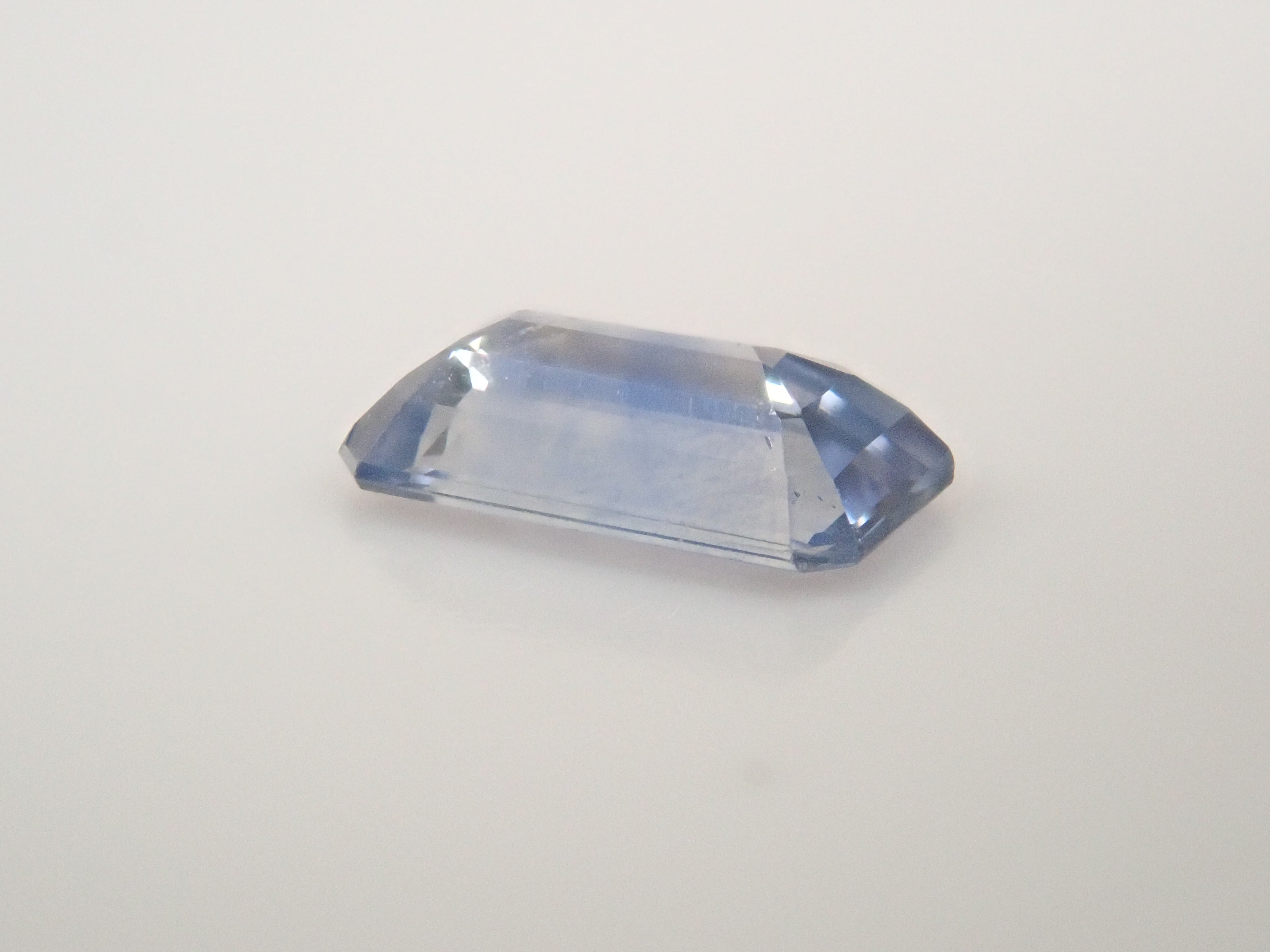 【11月22日晚間10點開賣】馬達加斯加雙色藍寶石 0.278克拉 散裝